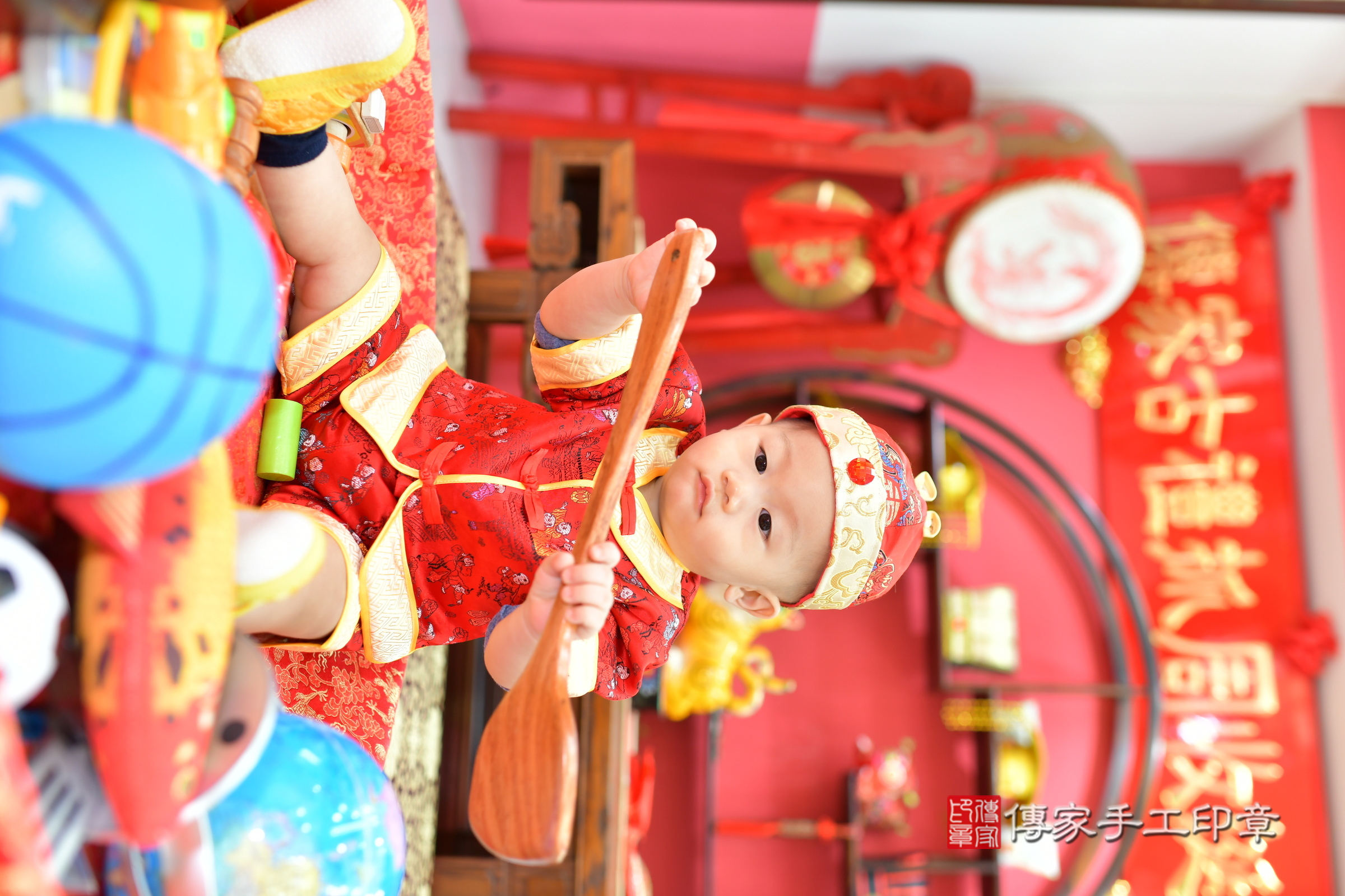 台中市北區小勛寶寶抓周推薦：傳家台中店抓周度脺中國風會場，嬰兒古禮抓周流程儀式吉祥話、抓周道具物品24種、拍照。抓周證書。2024.12.14，照片11