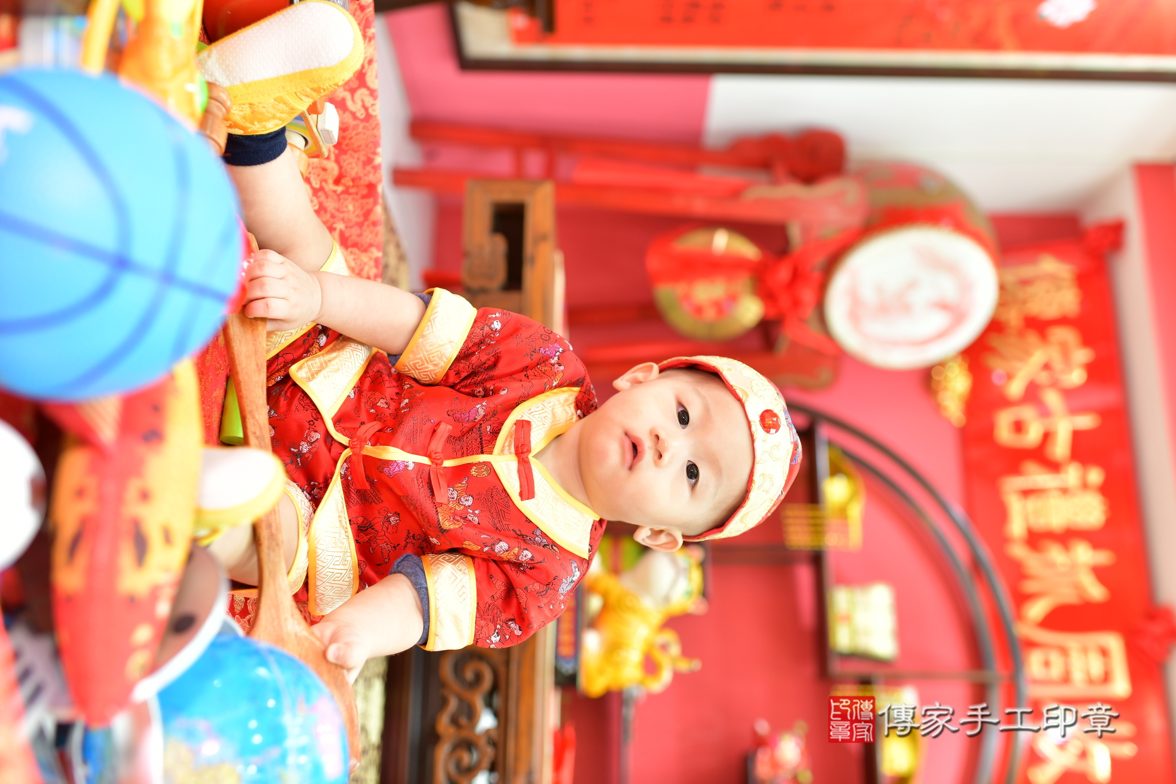 台中市北區小勛寶寶抓周推薦：傳家台中店抓周度脺中國風會場，嬰兒古禮抓周流程儀式吉祥話、抓周道具物品24種、拍照。抓周證書。2024.12.14，照片12