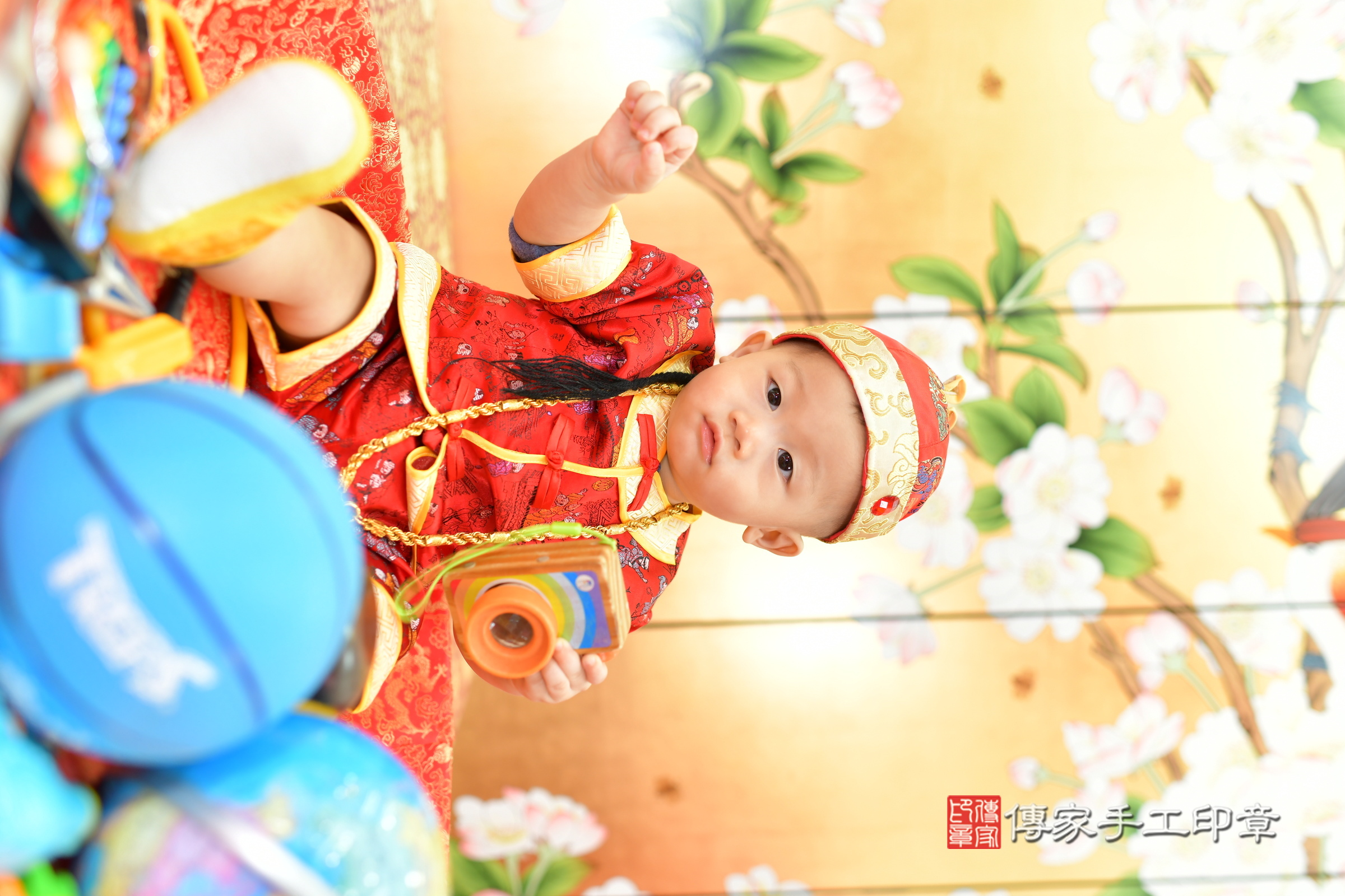 台中市北區小勛寶寶抓周推薦：傳家台中店抓周度脺中國風會場，嬰兒古禮抓周流程儀式吉祥話、抓周道具物品24種、拍照。抓周證書。2024.12.14，照片14