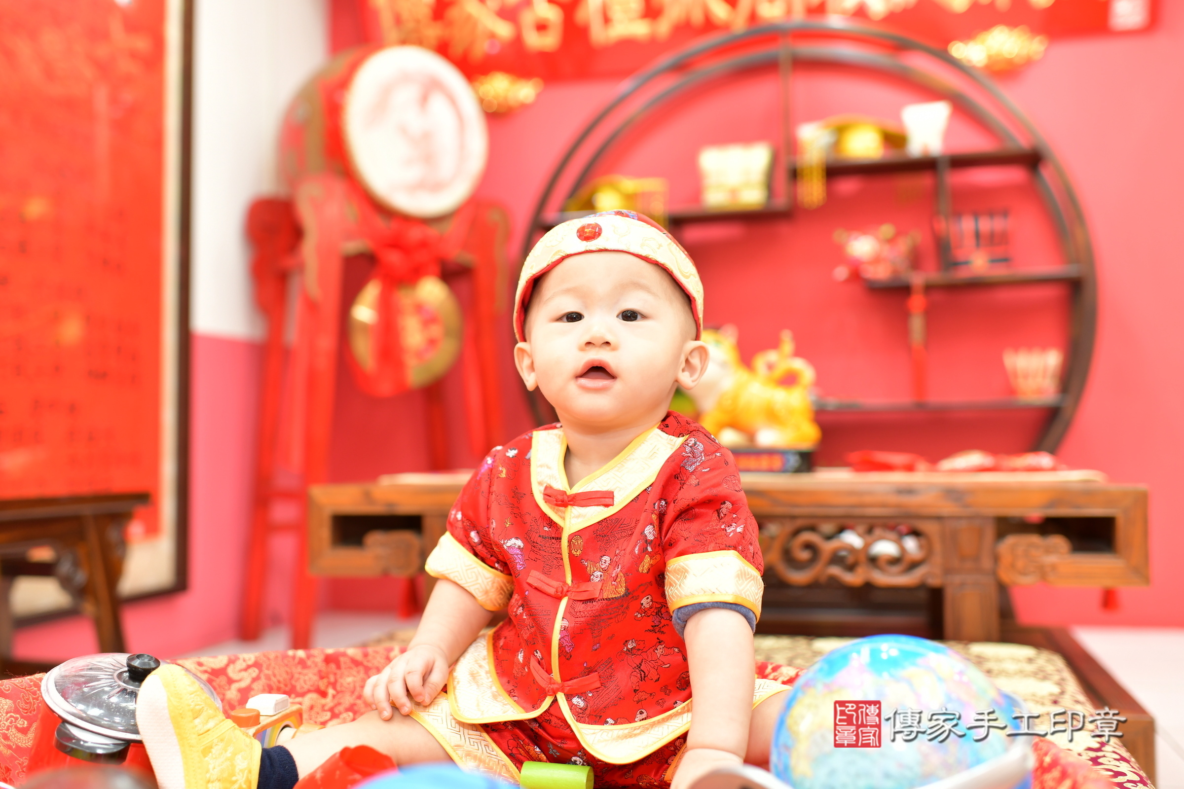 台中市北區小勛寶寶抓周推薦：傳家台中店抓周度脺中國風會場，嬰兒古禮抓周流程儀式吉祥話、抓周道具物品24種、拍照。抓周證書。2024.12.14，照片8