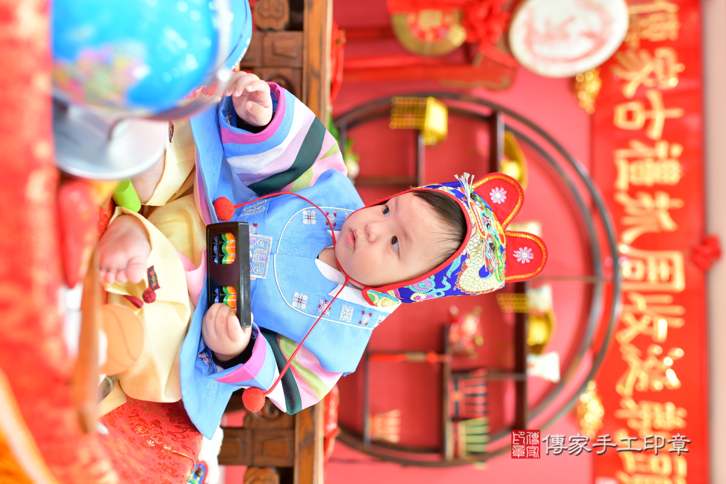 台中市北區小碩寶寶抓周推薦：傳家台中店抓周度脺中國風會場，嬰兒古禮抓周流程儀式吉祥話、抓周道具物品24種、拍照。抓周證書。2024.12.15，照片8