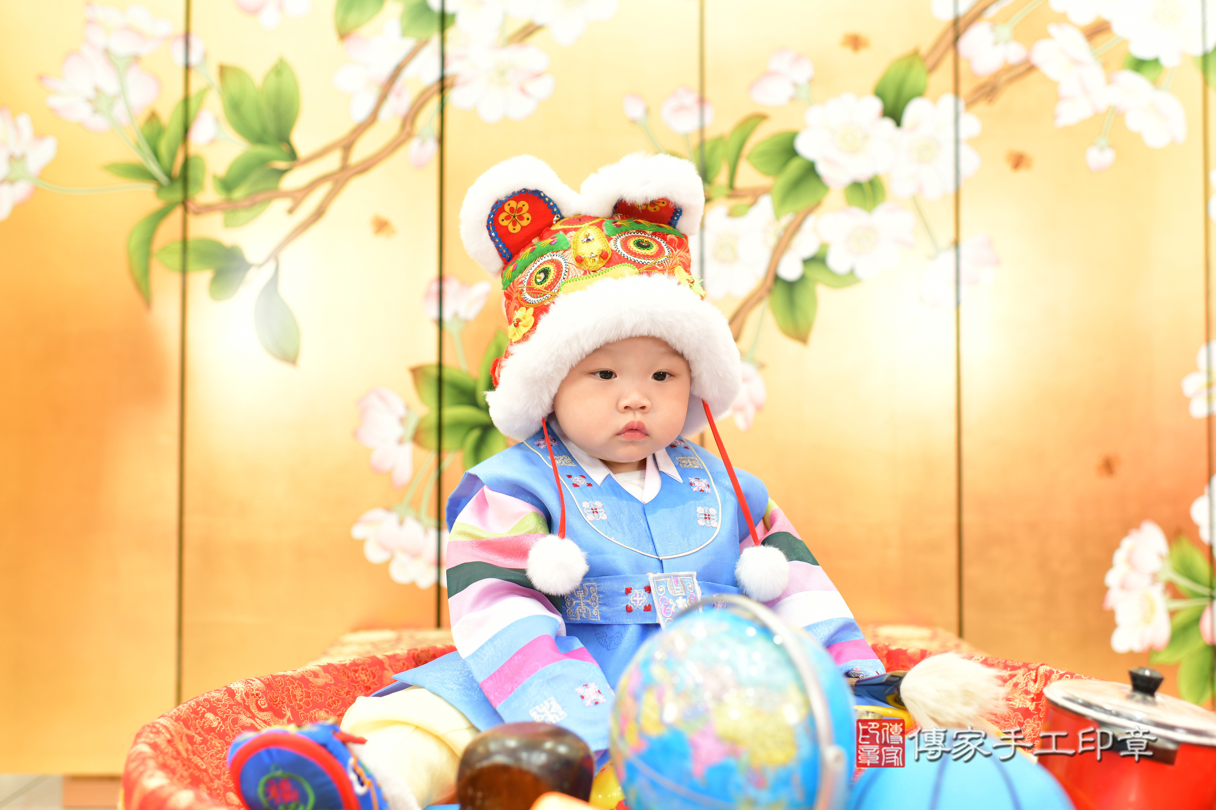 台中市北區樂樂寶寶抓周推薦：傳家台中店抓周度脺中國風會場，嬰兒古禮抓周流程儀式吉祥話、抓周道具物品24種、拍照。抓周證書。2024.12.27，照片10
