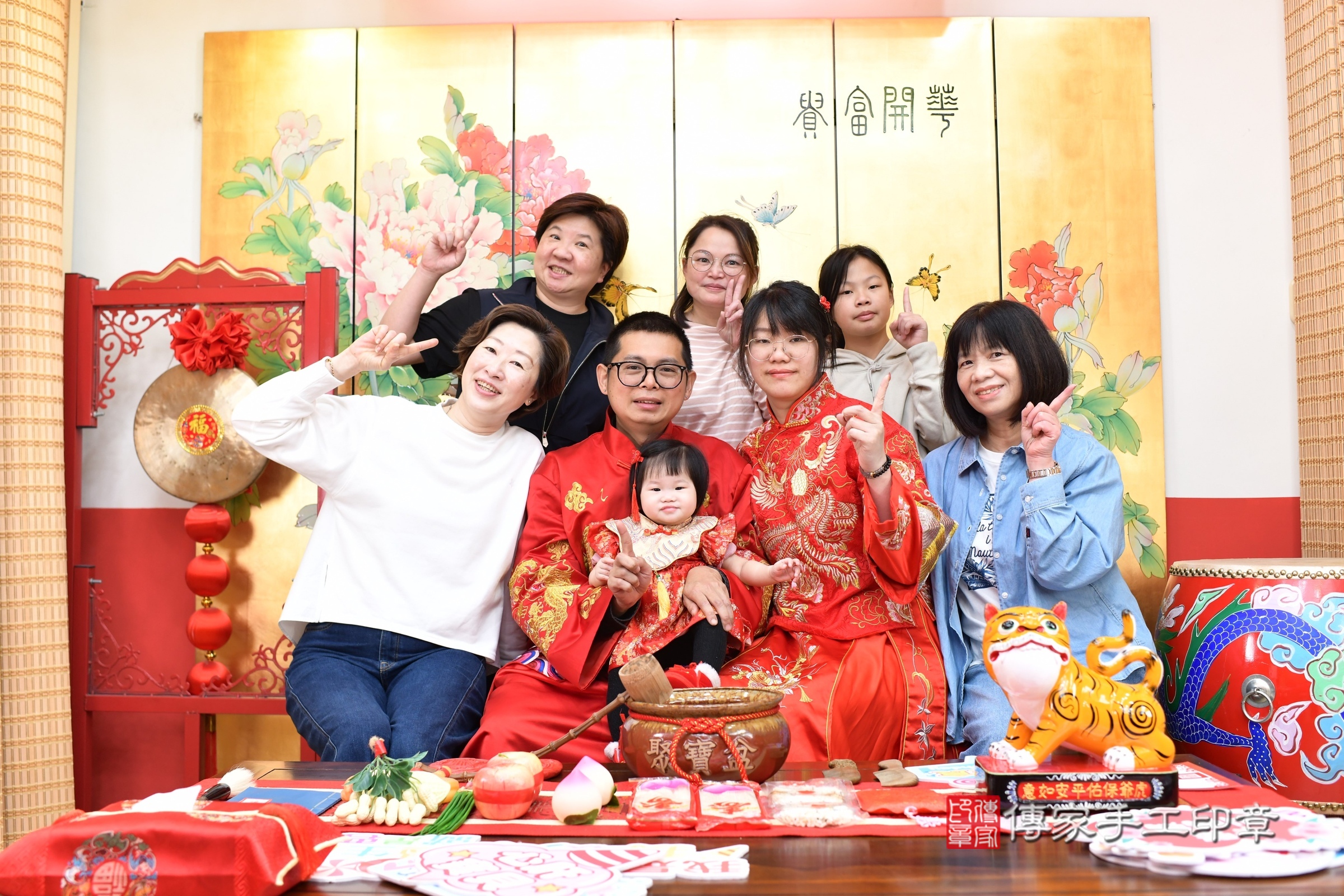 台北市大同區小璇寶寶抓周推薦：傳家台北店抓周度脺中國風會場，嬰兒古禮抓周流程儀式吉祥話、抓周道具物品24種、拍照。抓周證書。2025.2.28，照片16