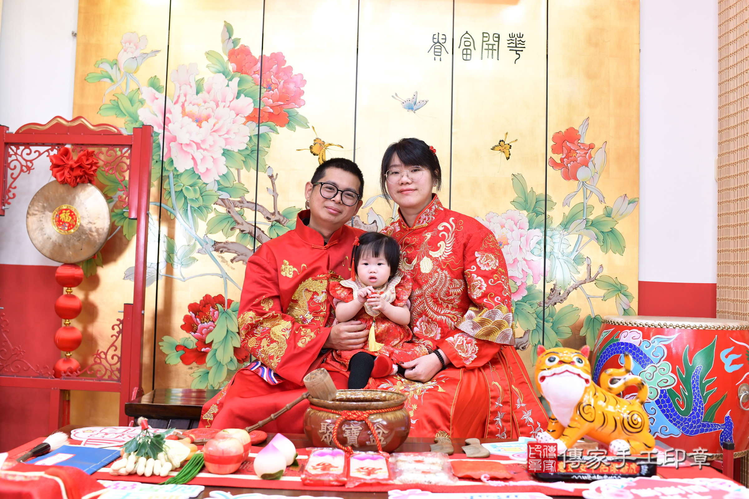 台北市大同區小璇寶寶抓周推薦：傳家台北店抓周度脺中國風會場，嬰兒古禮抓周流程儀式吉祥話、抓周道具物品24種、拍照。抓周證書。2025.2.28，照片3