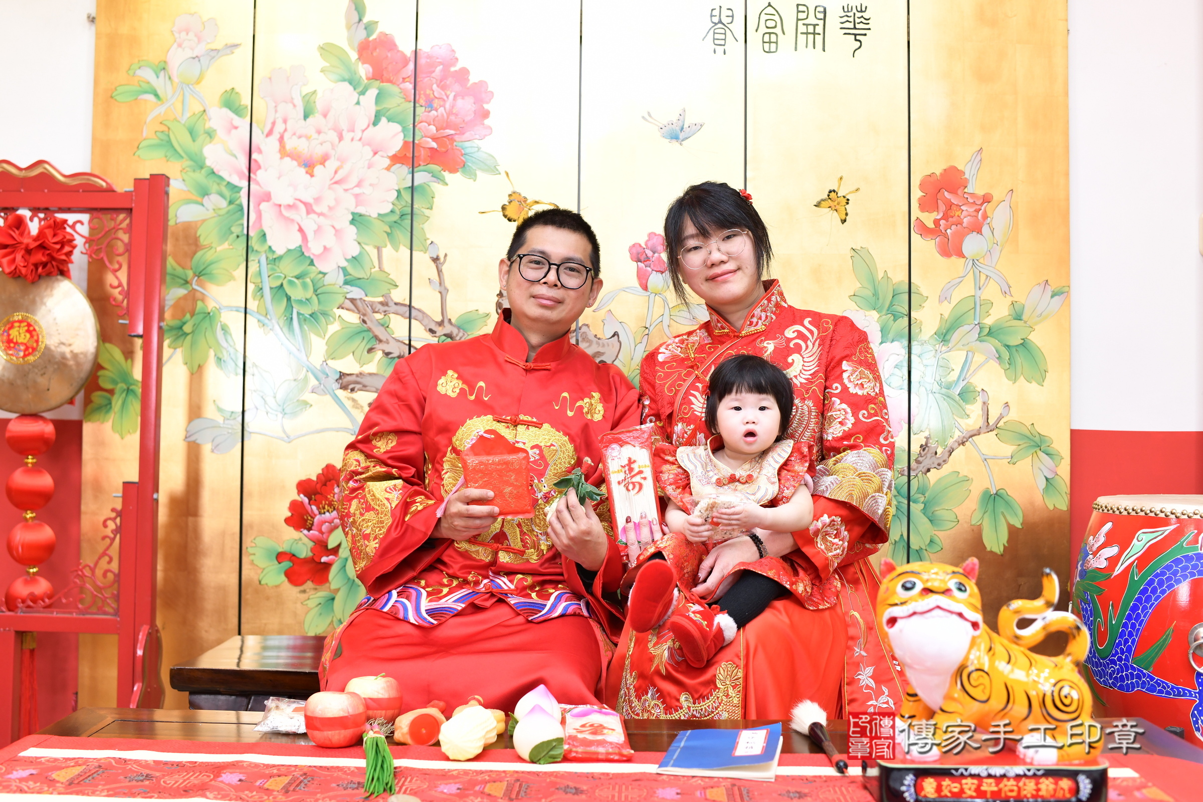 台北市大同區小璇寶寶抓周推薦：傳家台北店抓周度脺中國風會場，嬰兒古禮抓周流程儀式吉祥話、抓周道具物品24種、拍照。抓周證書。2025.2.28，照片14