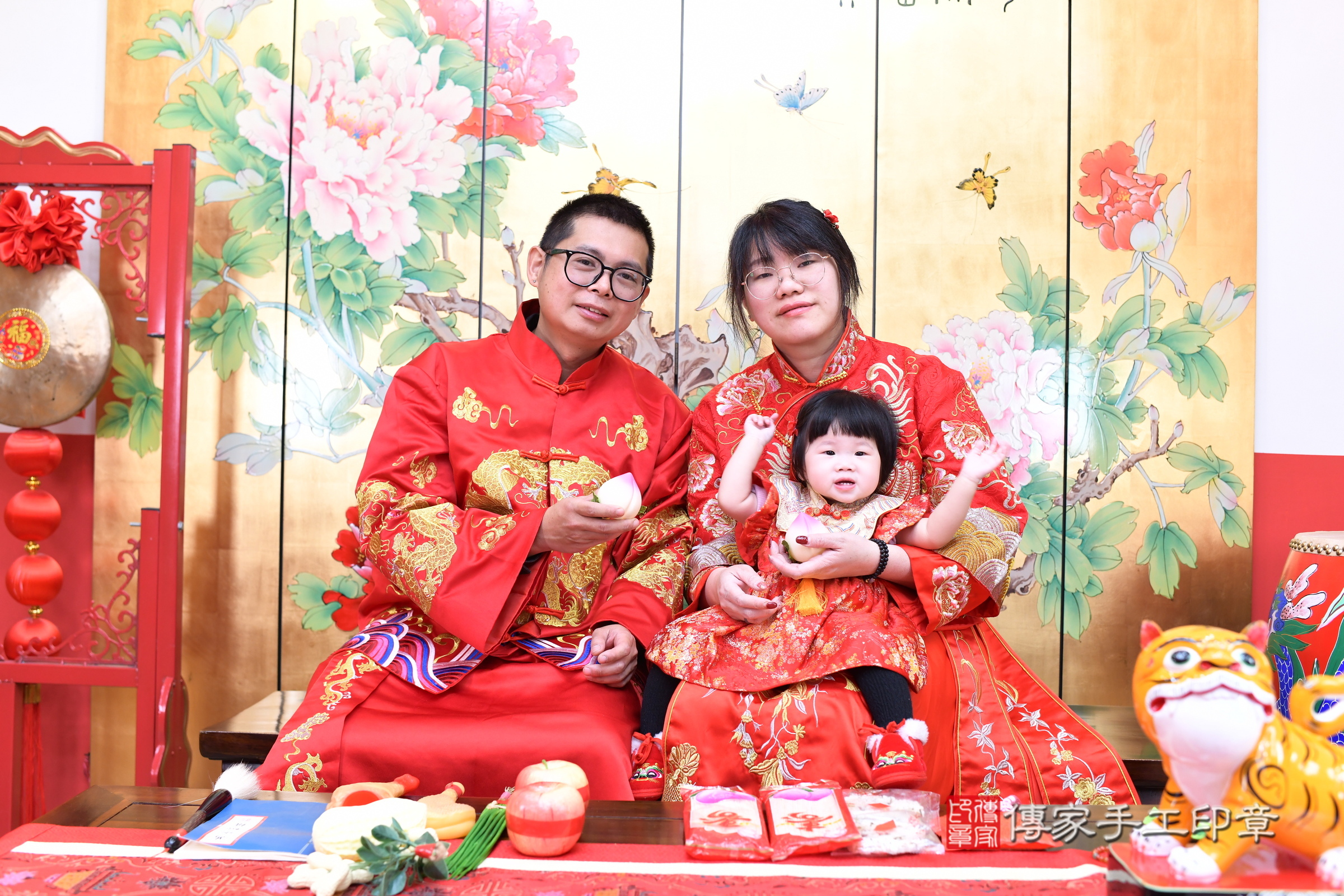 台北市大同區小璇寶寶抓周推薦：傳家台北店抓周度脺中國風會場，嬰兒古禮抓周流程儀式吉祥話、抓周道具物品24種、拍照。抓周證書。2025.2.28，照片13