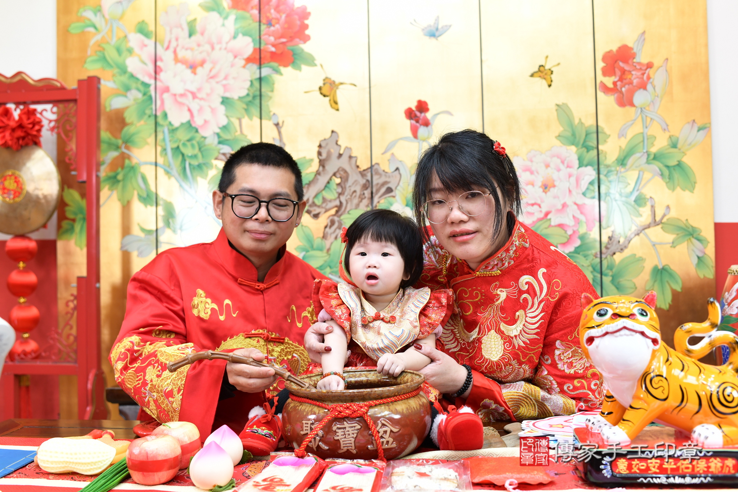 台北市大同區小璇寶寶抓周推薦：傳家台北店抓周度脺中國風會場，嬰兒古禮抓周流程儀式吉祥話、抓周道具物品24種、拍照。抓周證書。2025.2.28，照片11