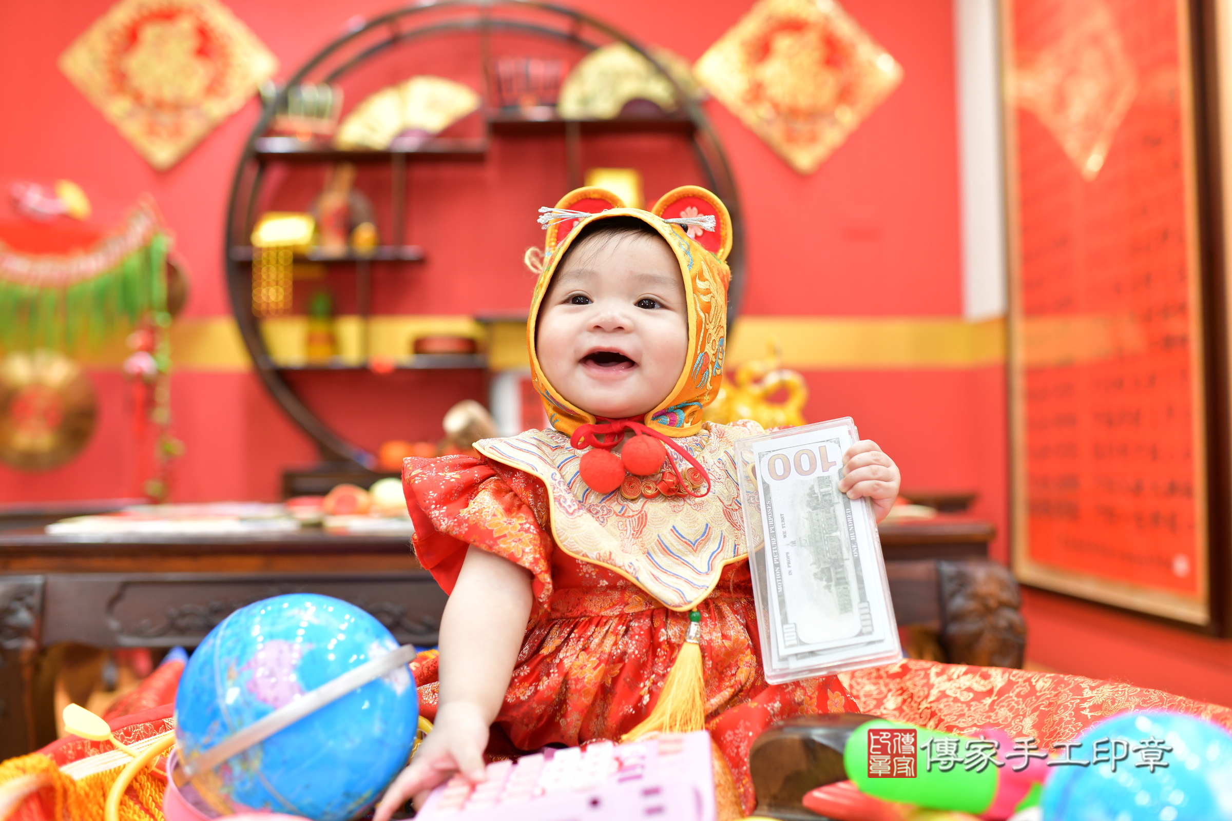 桃園市八德區莛莛寶寶抓周推薦：傳家桃園店抓周度脺中國風會場，嬰兒古禮抓周流程儀式吉祥話、抓周道具物品24種、拍照。抓周證書。2025.3.22，照片7