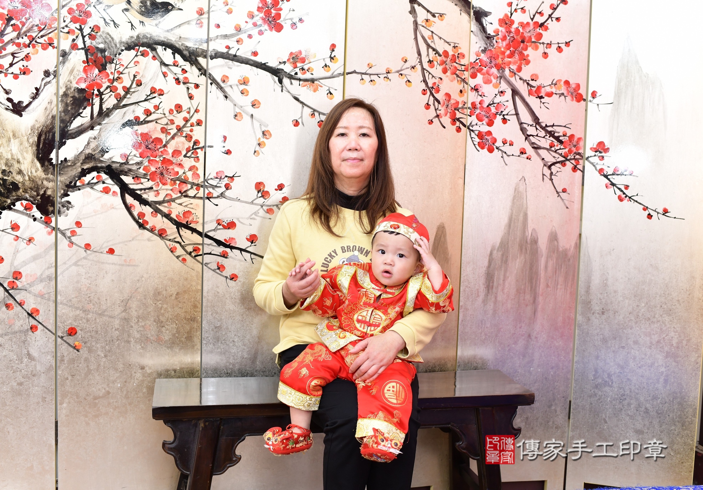 新北市永和區小競寶寶抓周推薦：傳家新北店抓周度脺中國風會場，嬰兒古禮抓周流程儀式吉祥話、抓周道具物品24種、拍照。抓周證書。2025.3.28，照片4