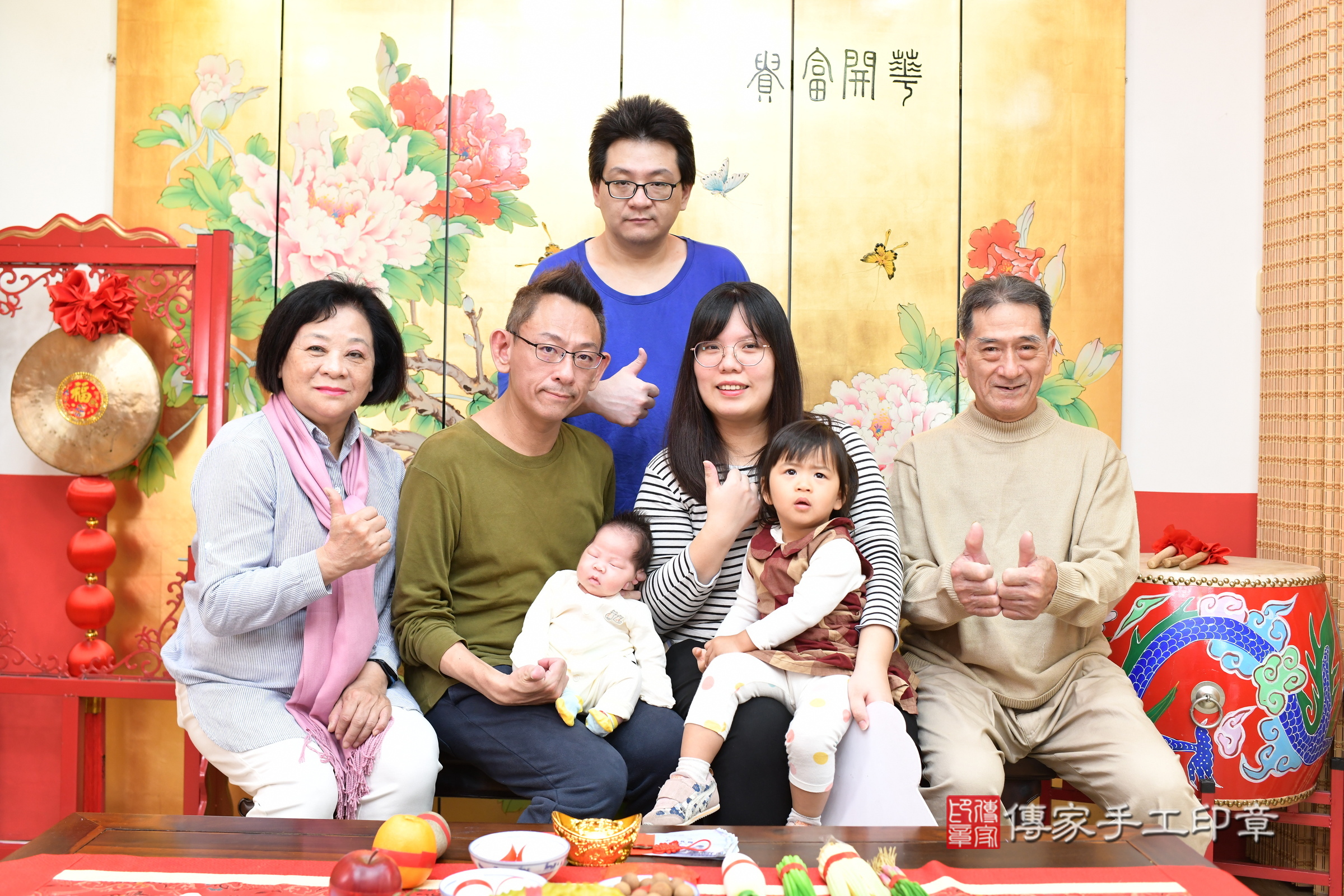 軒軒寶寶(台北市大同區嬰兒寶寶滿月剃頭理髮、嬰兒剃胎毛儀式吉祥話)。中國風會場，爸媽寶貝穿「日中韓」古裝禮服。專業拍照、證書。★購買「臍帶章、肚臍章、胎毛筆刷印章」贈送：剃頭、收涎、抓周，三選一。2025.3.11，照片6