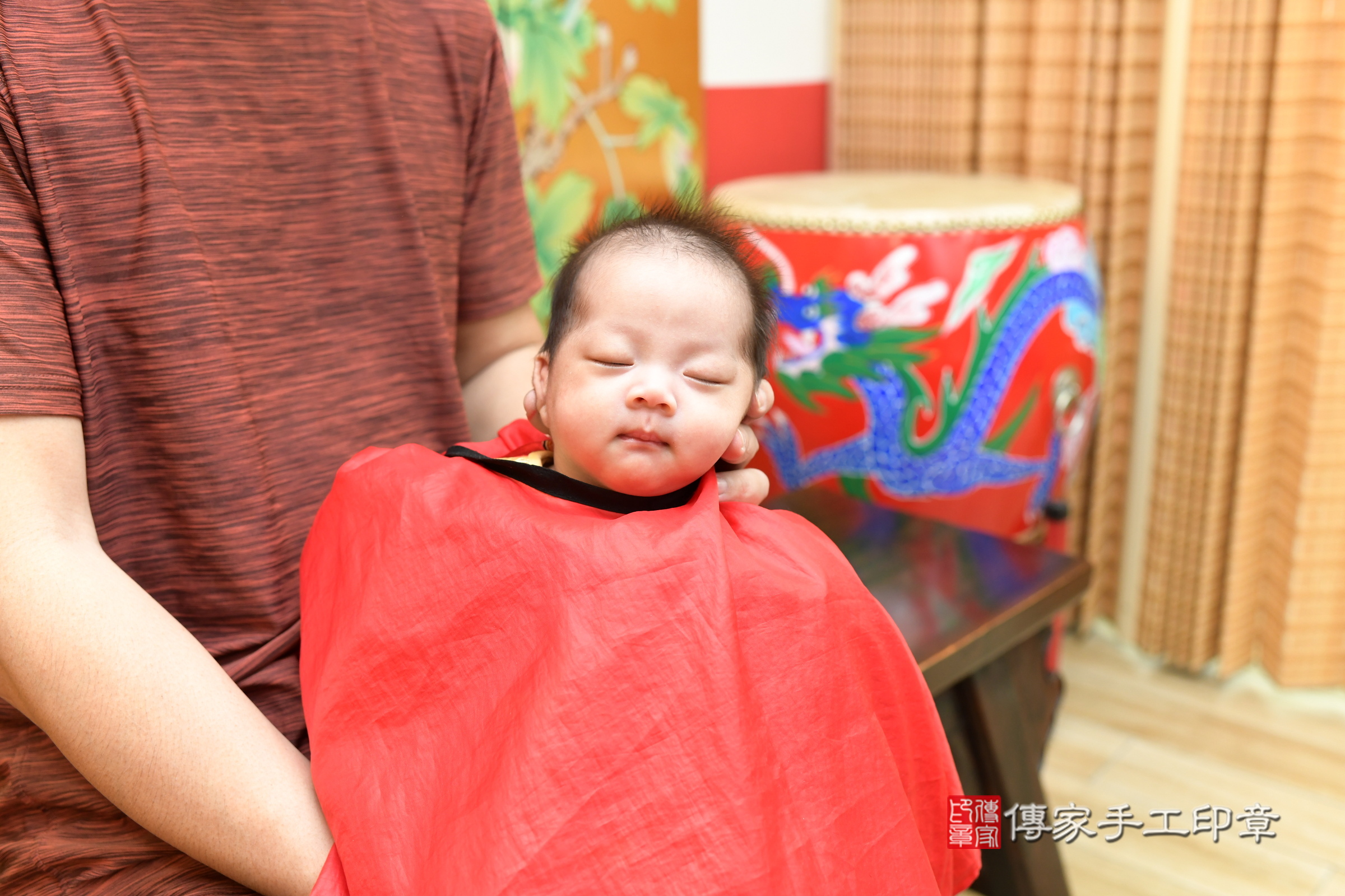小瑀寶寶和小緯寶寶(台北市大同區嬰兒寶寶滿月剃頭理髮、嬰兒剃胎毛儀式吉祥話)。中國風會場，爸媽寶貝穿「日中韓」古裝禮服。專業拍照、證書。★購買「臍帶章、肚臍章、胎毛筆刷印章」贈送：剃頭、收涎、抓周，三選一。2025.3.25，照片11