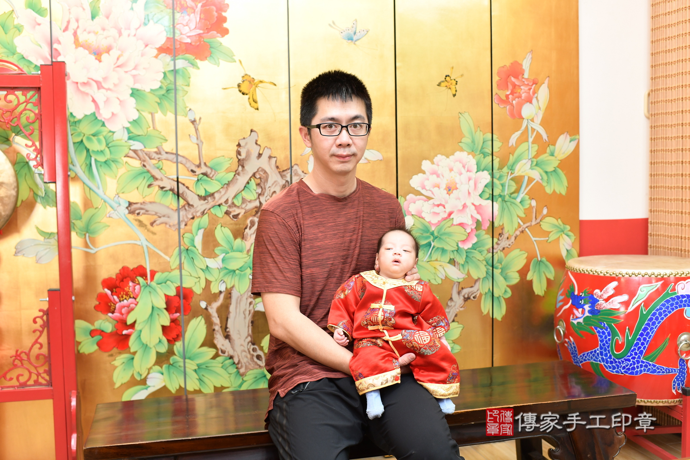 小瑀寶寶和小緯寶寶(台北市大同區嬰兒寶寶滿月剃頭理髮、嬰兒剃胎毛儀式吉祥話)。中國風會場，爸媽寶貝穿「日中韓」古裝禮服。專業拍照、證書。★購買「臍帶章、肚臍章、胎毛筆刷印章」贈送：剃頭、收涎、抓周，三選一。2025.3.25，照片4