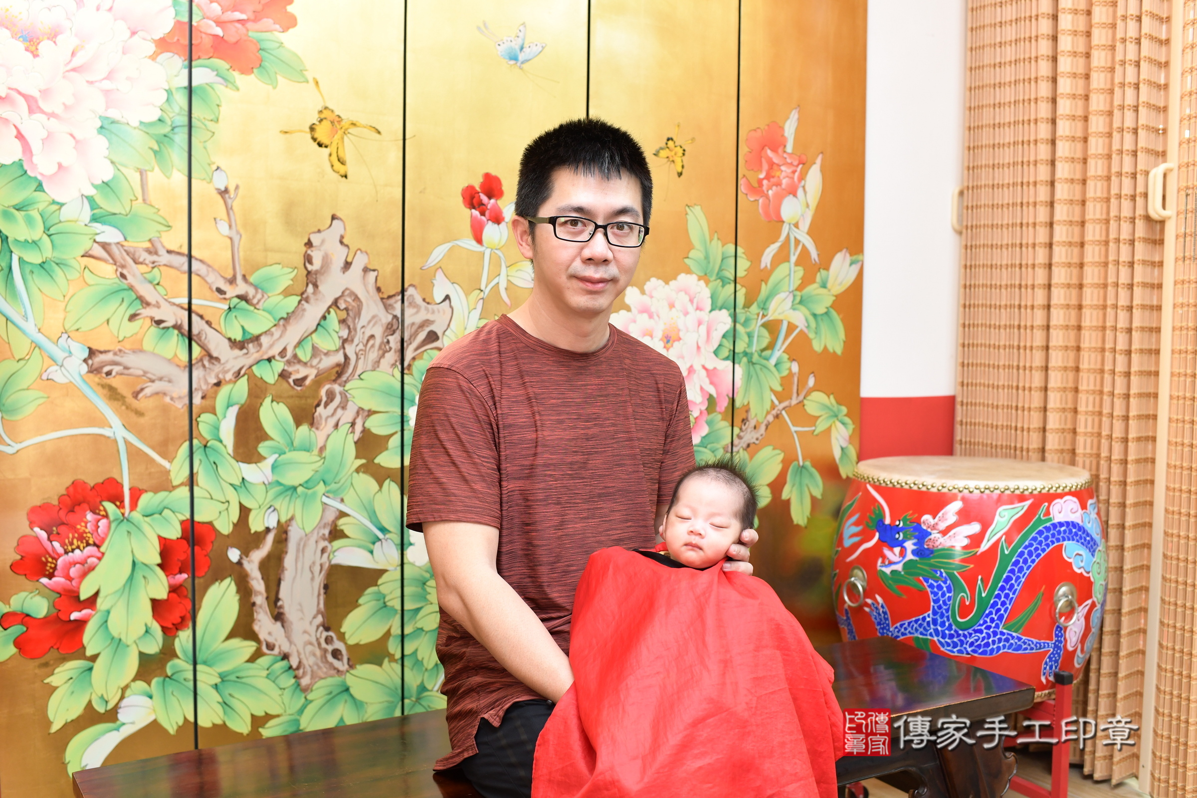 小瑀寶寶和小緯寶寶(台北市大同區嬰兒寶寶滿月剃頭理髮、嬰兒剃胎毛儀式吉祥話)。中國風會場，爸媽寶貝穿「日中韓」古裝禮服。專業拍照、證書。★購買「臍帶章、肚臍章、胎毛筆刷印章」贈送：剃頭、收涎、抓周，三選一。2025.3.25，照片10