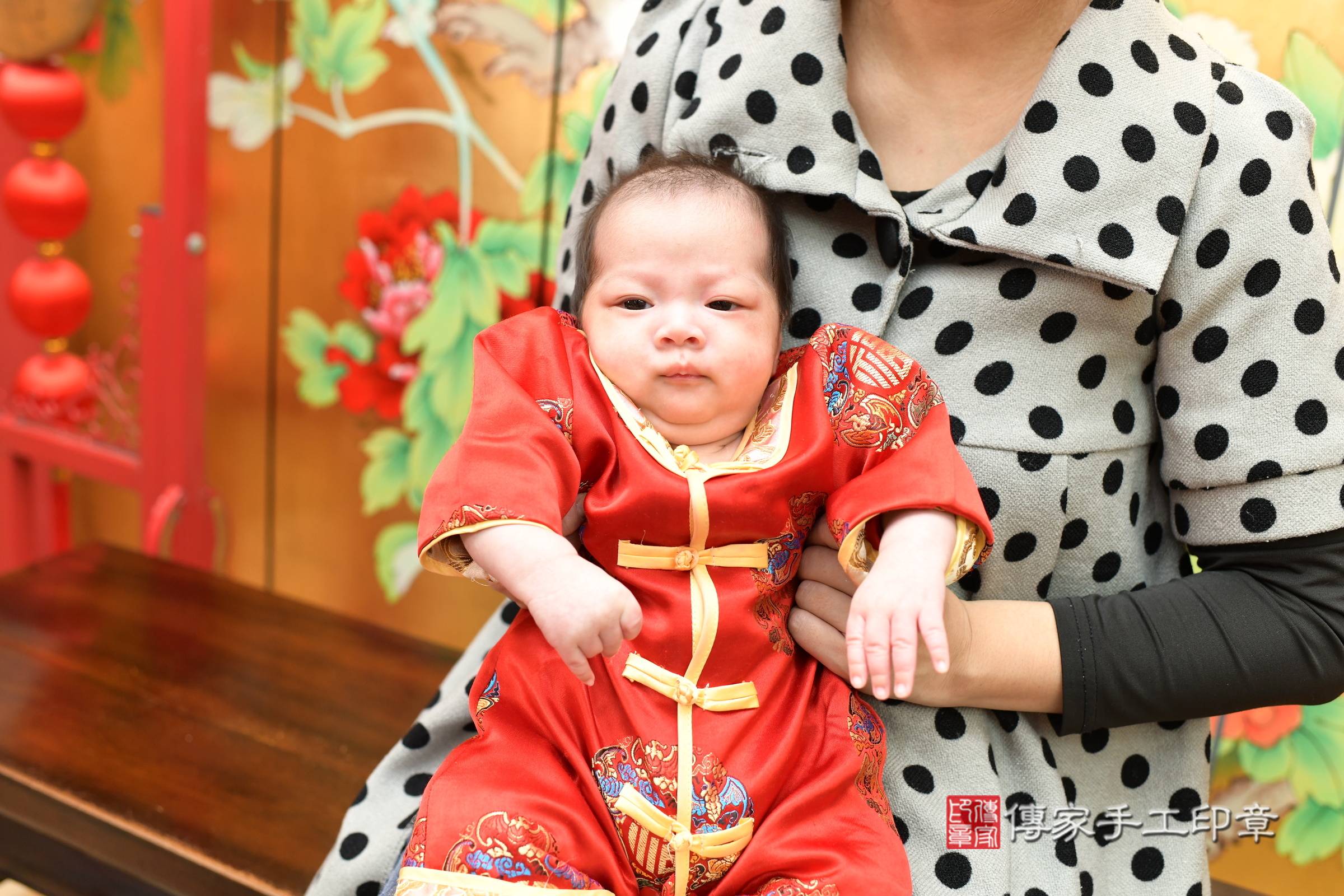 小瑀寶寶和小緯寶寶(台北市大同區嬰兒寶寶滿月剃頭理髮、嬰兒剃胎毛儀式吉祥話)。中國風會場，爸媽寶貝穿「日中韓」古裝禮服。專業拍照、證書。★購買「臍帶章、肚臍章、胎毛筆刷印章」贈送：剃頭、收涎、抓周，三選一。2025.3.25，照片7