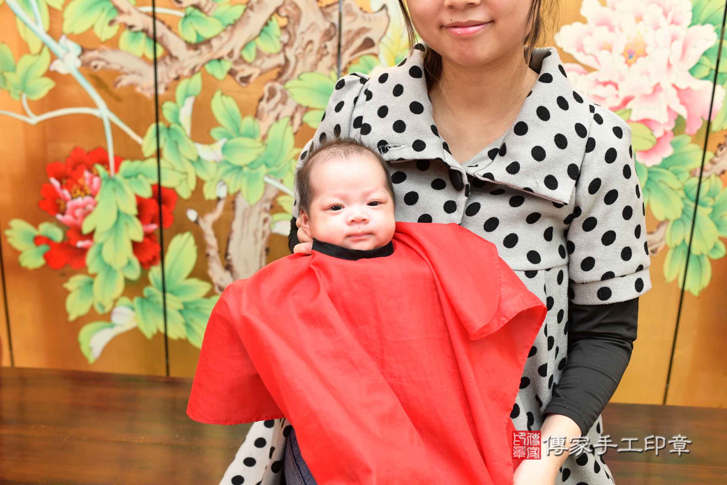 小瑀寶寶和小緯寶寶(台北市大同區嬰兒寶寶滿月剃頭理髮、嬰兒剃胎毛儀式吉祥話)。中國風會場，爸媽寶貝穿「日中韓」古裝禮服。專業拍照、證書。★購買「臍帶章、肚臍章、胎毛筆刷印章」贈送：剃頭、收涎、抓周，三選一。2025.3.25，照片12