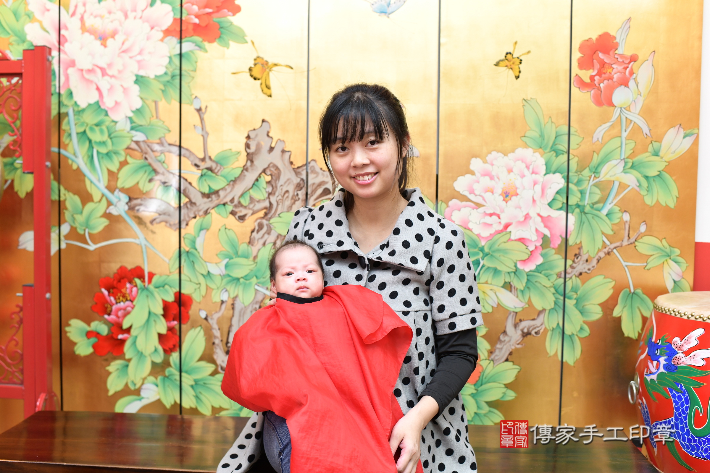 小瑀寶寶和小緯寶寶(台北市大同區嬰兒寶寶滿月剃頭理髮、嬰兒剃胎毛儀式吉祥話)。中國風會場，爸媽寶貝穿「日中韓」古裝禮服。專業拍照、證書。★購買「臍帶章、肚臍章、胎毛筆刷印章」贈送：剃頭、收涎、抓周，三選一。2025.3.25，照片13