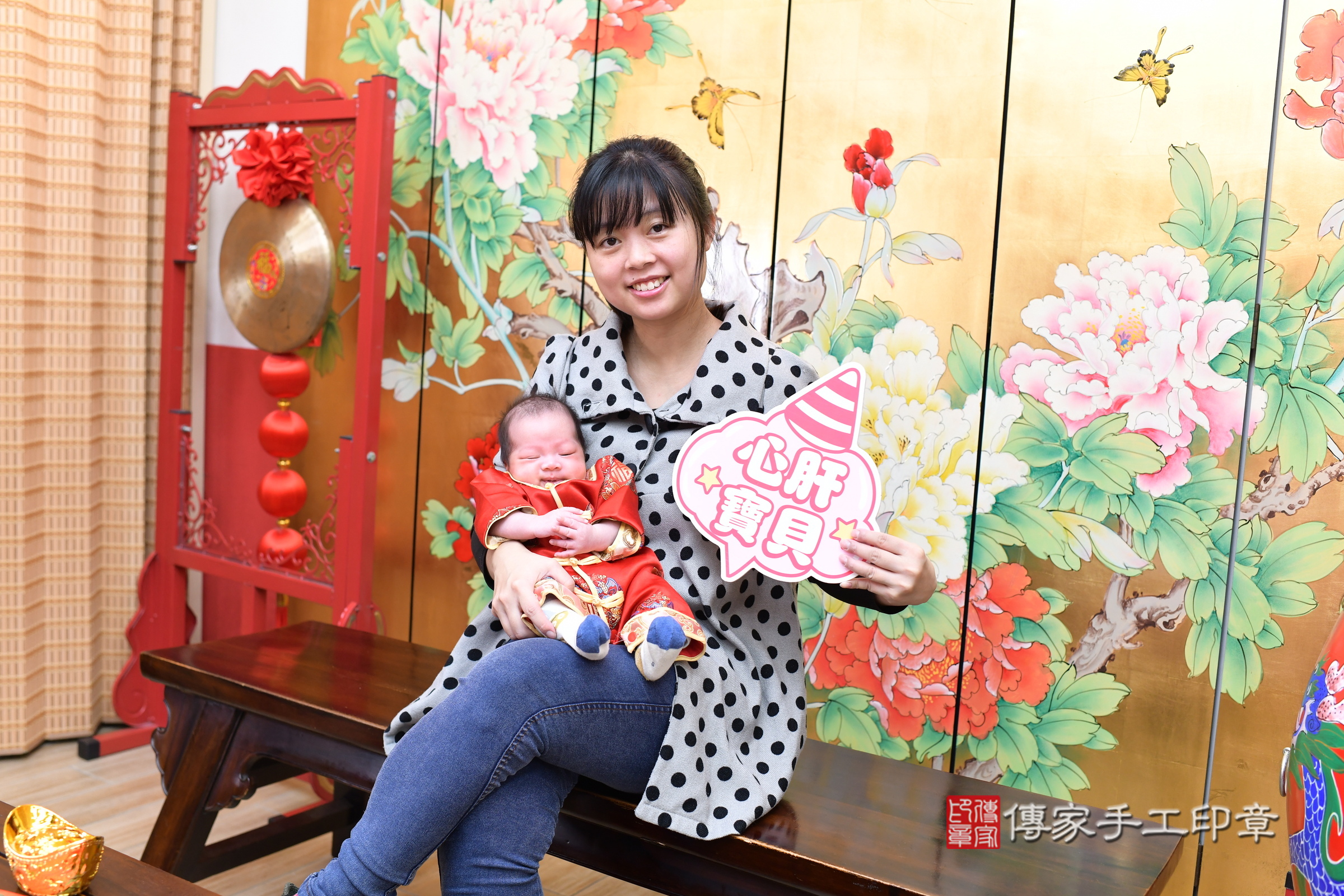小瑀寶寶和小緯寶寶(台北市大同區嬰兒寶寶滿月剃頭理髮、嬰兒剃胎毛儀式吉祥話)。中國風會場，爸媽寶貝穿「日中韓」古裝禮服。專業拍照、證書。★購買「臍帶章、肚臍章、胎毛筆刷印章」贈送：剃頭、收涎、抓周，三選一。2025.3.25，照片6