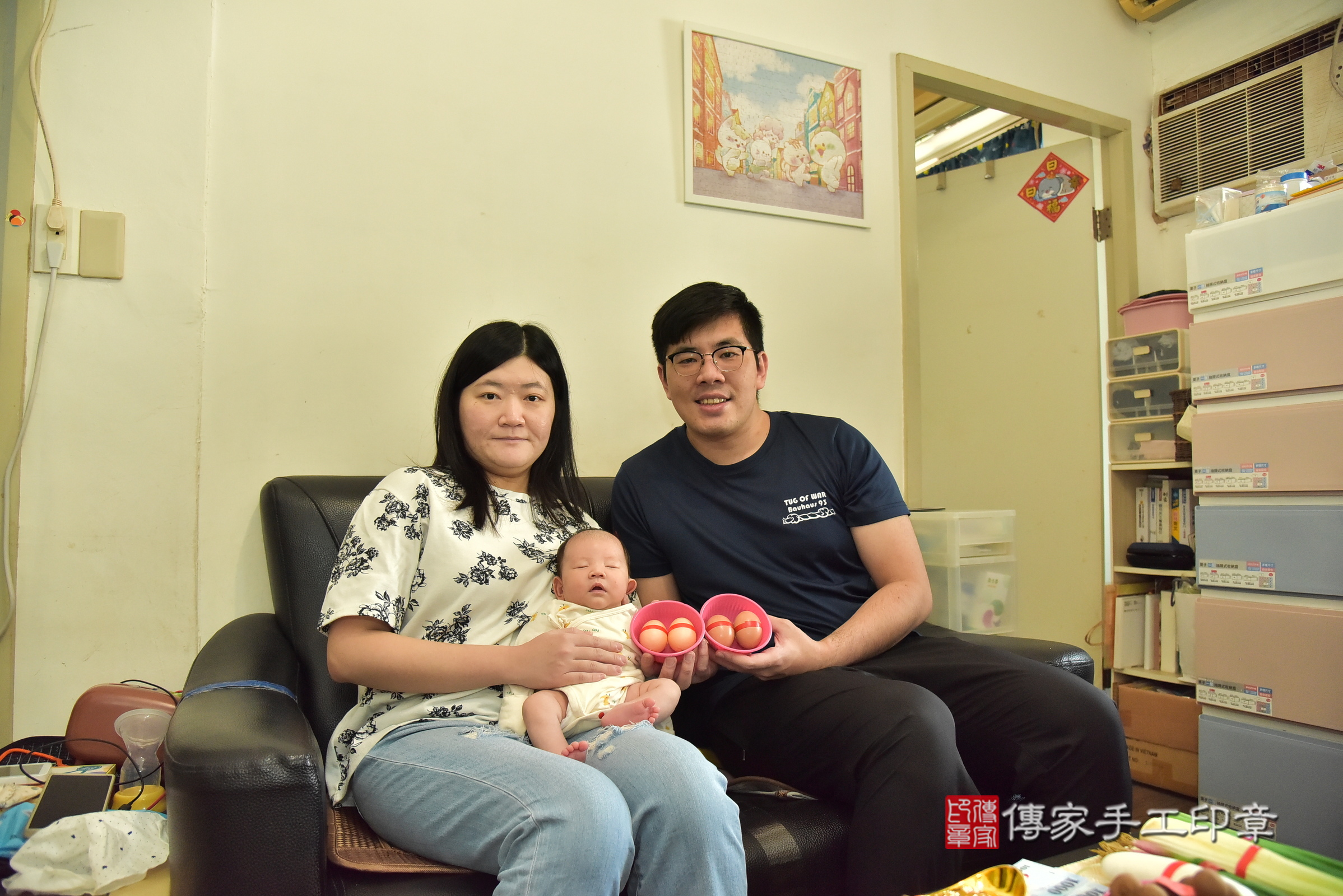 辰辰寶寶(台北市大同區到府嬰兒辰辰寶寶滿月剃頭理髮、到府嬰兒剃胎毛儀式吉祥話)。到府剃頭剃胎毛主持、專業拍照、證書。★購買「臍帶章、肚臍章、胎毛筆刷印章」贈送：剃頭、收涎、抓周，三選一。2025.3.25，照片5
