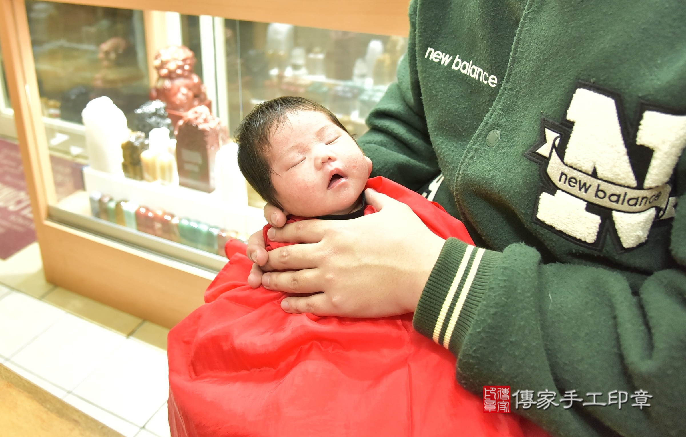 熙熙寶寶(新北市永和區嬰兒寶寶滿月剃頭理髮、嬰兒剃胎毛儀式吉祥話)。中國風會場，爸媽寶貝穿「日中韓」古裝禮服。專業拍照、證書。★購買「臍帶章、肚臍章、胎毛筆刷印章」贈送：剃頭、收涎、抓周，三選一。2025.3.29，照片13