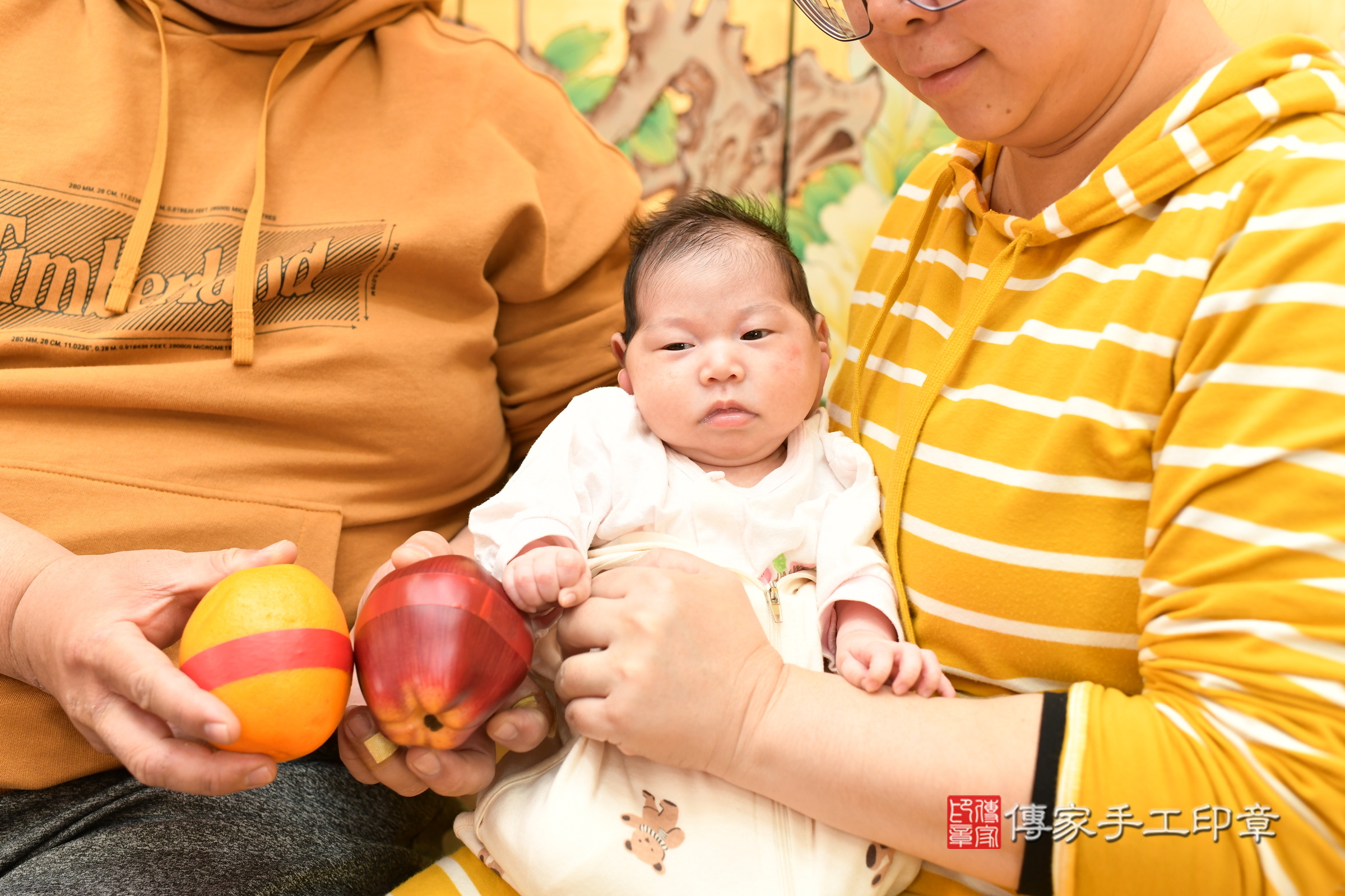 榛榛寶寶(台北市大同區嬰兒寶寶滿月剃頭理髮、嬰兒剃胎毛儀式吉祥話)。中國風會場，爸媽寶貝穿「日中韓」古裝禮服。專業拍照、證書。★購買「臍帶章、肚臍章、胎毛筆刷印章」贈送：剃頭、收涎、抓周，三選一。2025.4.2，照片7