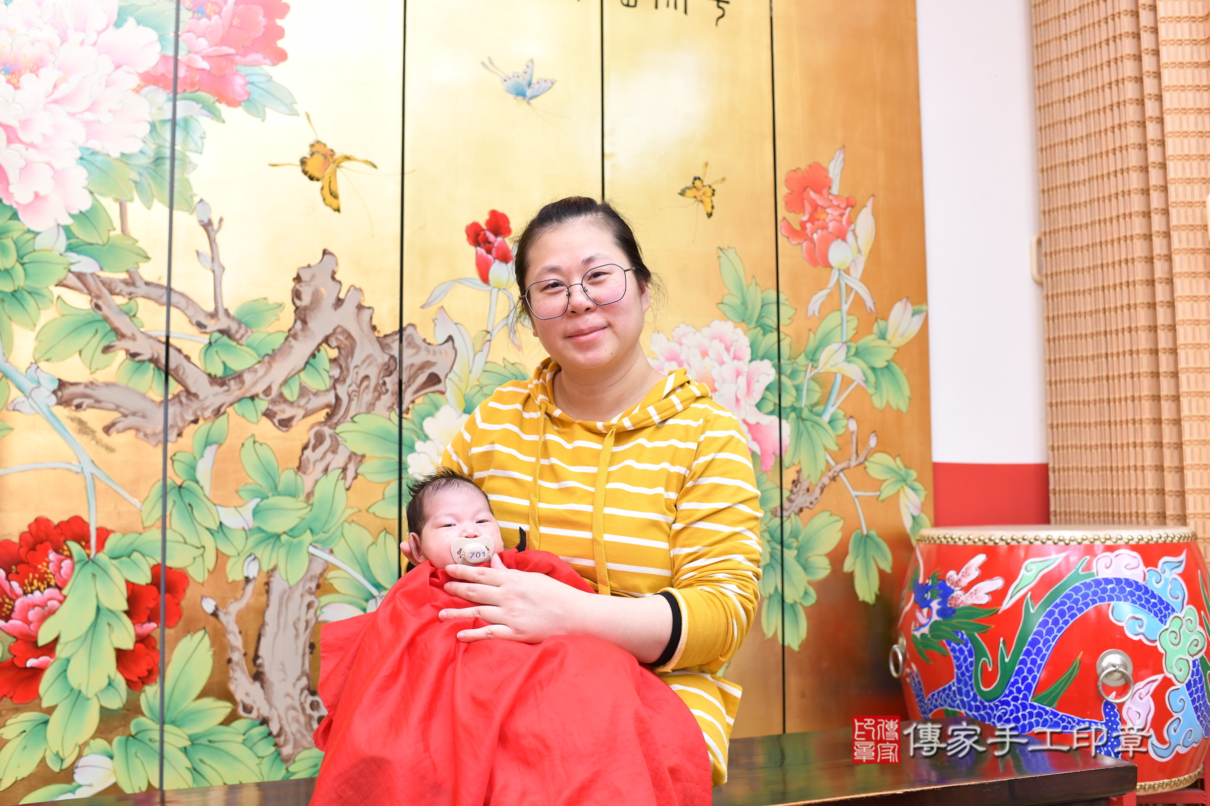 榛榛寶寶(台北市大同區嬰兒寶寶滿月剃頭理髮、嬰兒剃胎毛儀式吉祥話)。中國風會場，爸媽寶貝穿「日中韓」古裝禮服。專業拍照、證書。★購買「臍帶章、肚臍章、胎毛筆刷印章」贈送：剃頭、收涎、抓周，三選一。2025.4.2，照片13