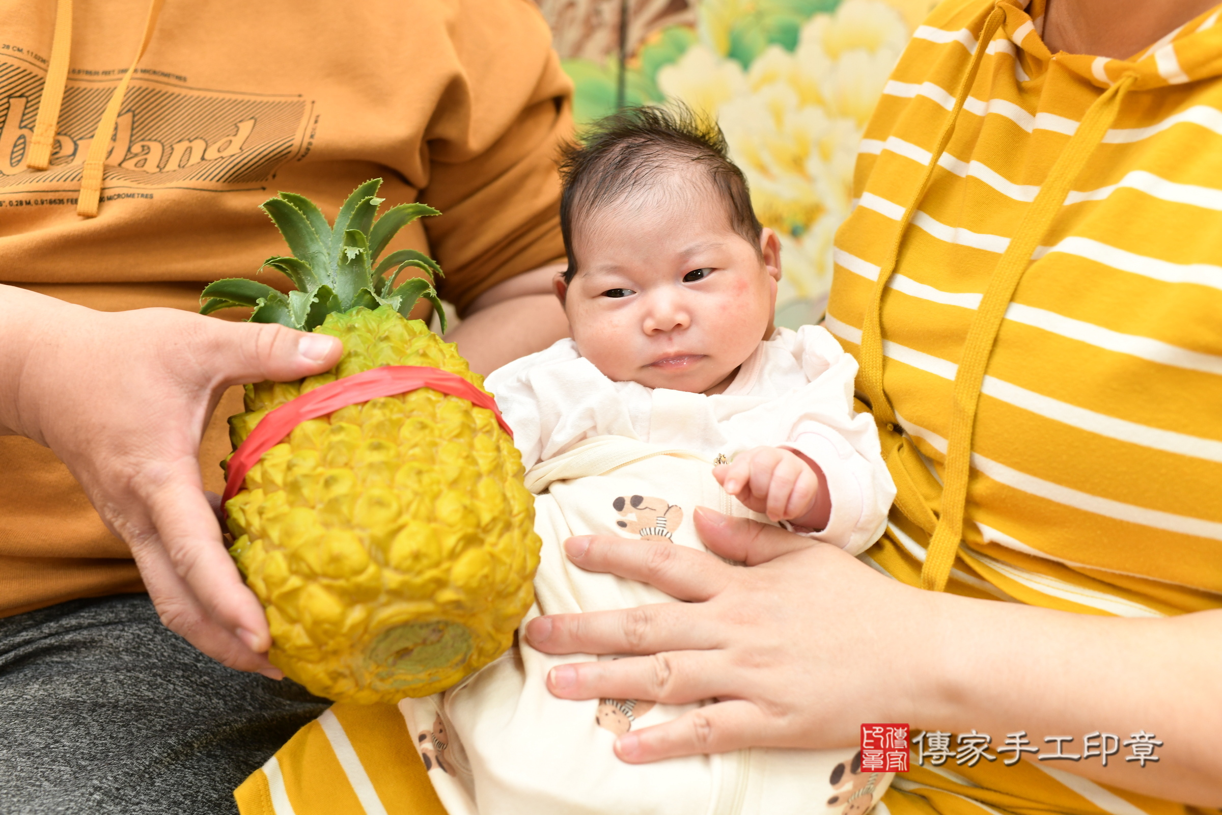 榛榛寶寶(台北市大同區嬰兒寶寶滿月剃頭理髮、嬰兒剃胎毛儀式吉祥話)。中國風會場，爸媽寶貝穿「日中韓」古裝禮服。專業拍照、證書。★購買「臍帶章、肚臍章、胎毛筆刷印章」贈送：剃頭、收涎、抓周，三選一。2025.4.2，照片9