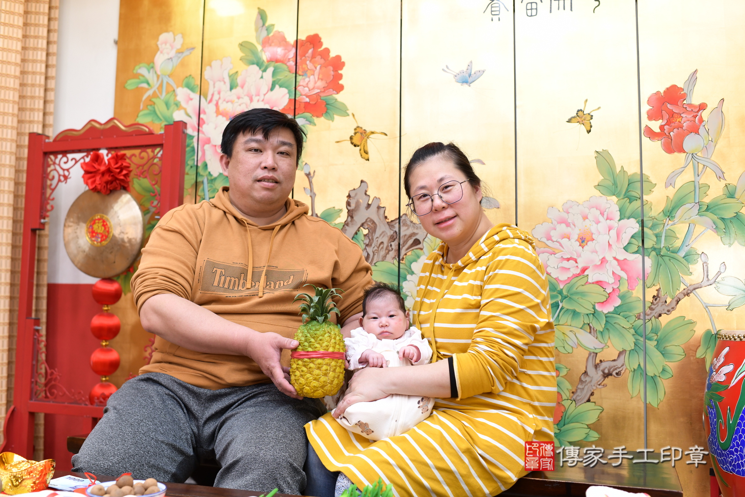 榛榛寶寶(台北市大同區嬰兒寶寶滿月剃頭理髮、嬰兒剃胎毛儀式吉祥話)。中國風會場，爸媽寶貝穿「日中韓」古裝禮服。專業拍照、證書。★購買「臍帶章、肚臍章、胎毛筆刷印章」贈送：剃頭、收涎、抓周，三選一。2025.4.2，照片10