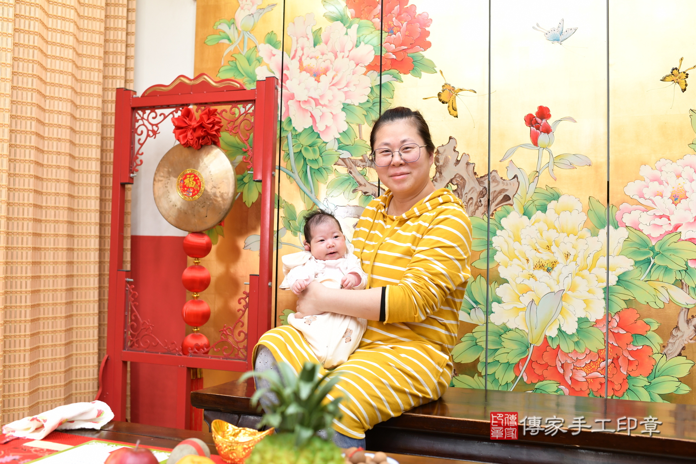 榛榛寶寶(台北市大同區嬰兒寶寶滿月剃頭理髮、嬰兒剃胎毛儀式吉祥話)。中國風會場，爸媽寶貝穿「日中韓」古裝禮服。專業拍照、證書。★購買「臍帶章、肚臍章、胎毛筆刷印章」贈送：剃頭、收涎、抓周，三選一。2025.4.2，照片3