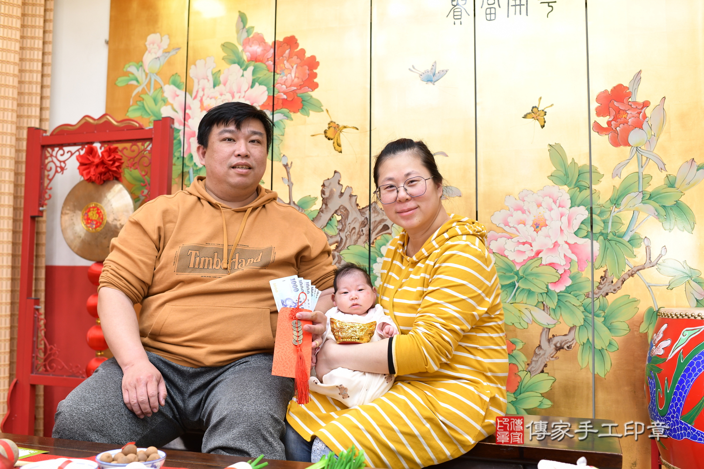 榛榛寶寶(台北市大同區嬰兒寶寶滿月剃頭理髮、嬰兒剃胎毛儀式吉祥話)。中國風會場，爸媽寶貝穿「日中韓」古裝禮服。專業拍照、證書。★購買「臍帶章、肚臍章、胎毛筆刷印章」贈送：剃頭、收涎、抓周，三選一。2025.4.2，照片8