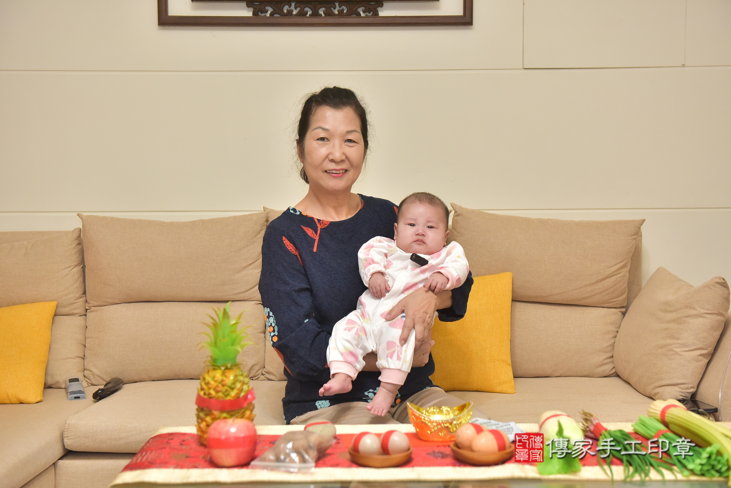 甯甯寶寶(台中市北屯區到府嬰兒甯甯寶寶滿月剃頭理髮、到府嬰兒剃胎毛儀式吉祥話)。到府剃頭剃胎毛主持、專業拍照、證書。★購買「臍帶章、肚臍章、胎毛筆刷印章」贈送：剃頭、收涎、抓周，三選一。2025.3.4，照片4