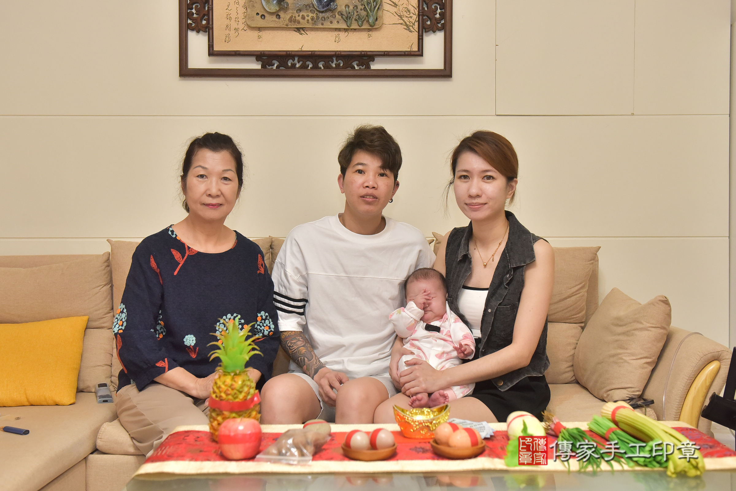 甯甯寶寶(台中市北屯區到府嬰兒甯甯寶寶滿月剃頭理髮、到府嬰兒剃胎毛儀式吉祥話)。到府剃頭剃胎毛主持、專業拍照、證書。★購買「臍帶章、肚臍章、胎毛筆刷印章」贈送：剃頭、收涎、抓周，三選一。2025.3.4，照片2
