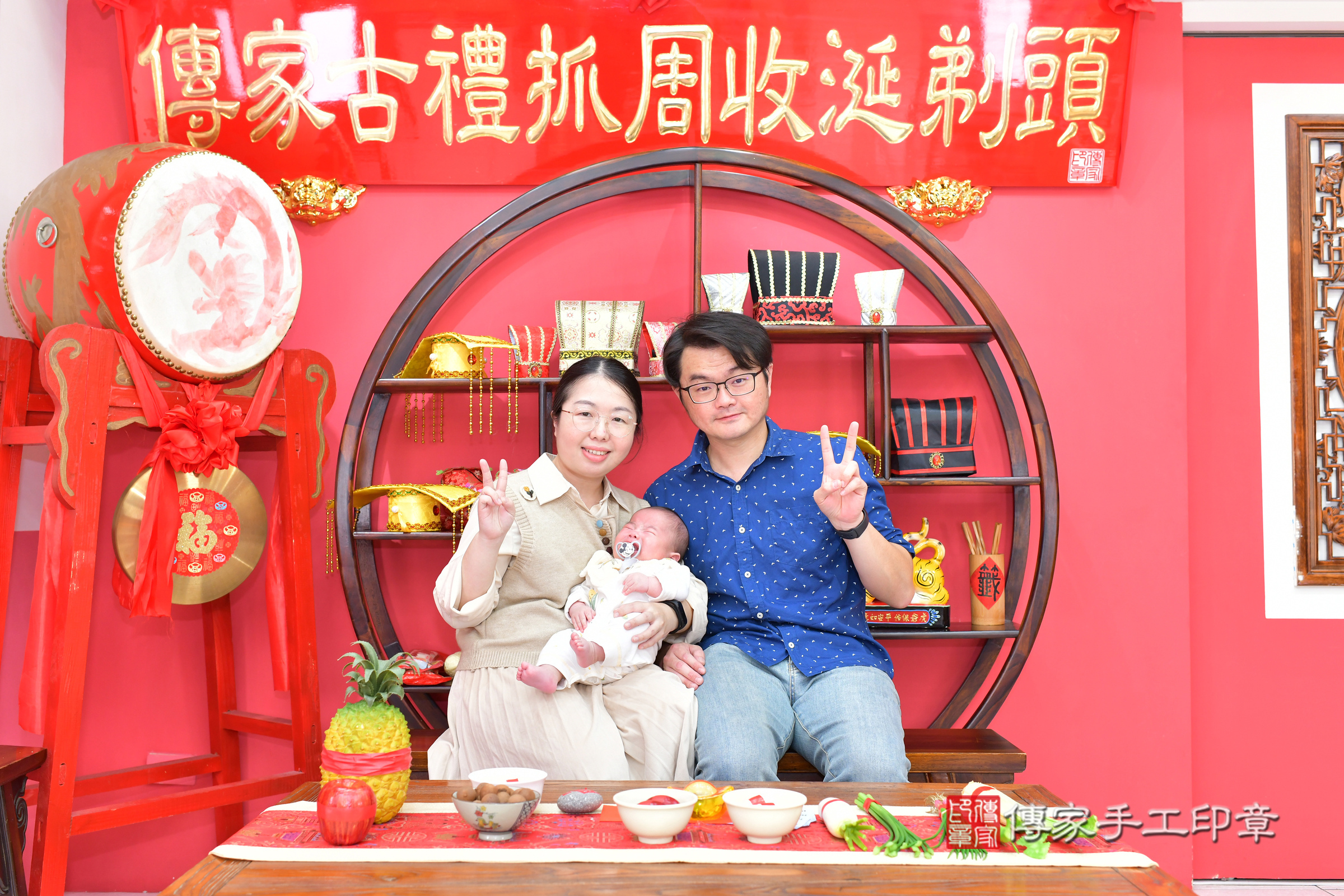 叡叡寶寶(台中市北區嬰兒寶寶滿月剃頭理髮、嬰兒剃胎毛儀式吉祥話)。中國風會場，爸媽寶貝穿「日中韓」古裝禮服。專業拍照、證書。★購買「臍帶章、肚臍章、胎毛筆刷印章」贈送：剃頭、收涎、抓周，三選一。2025.3.9，照片3