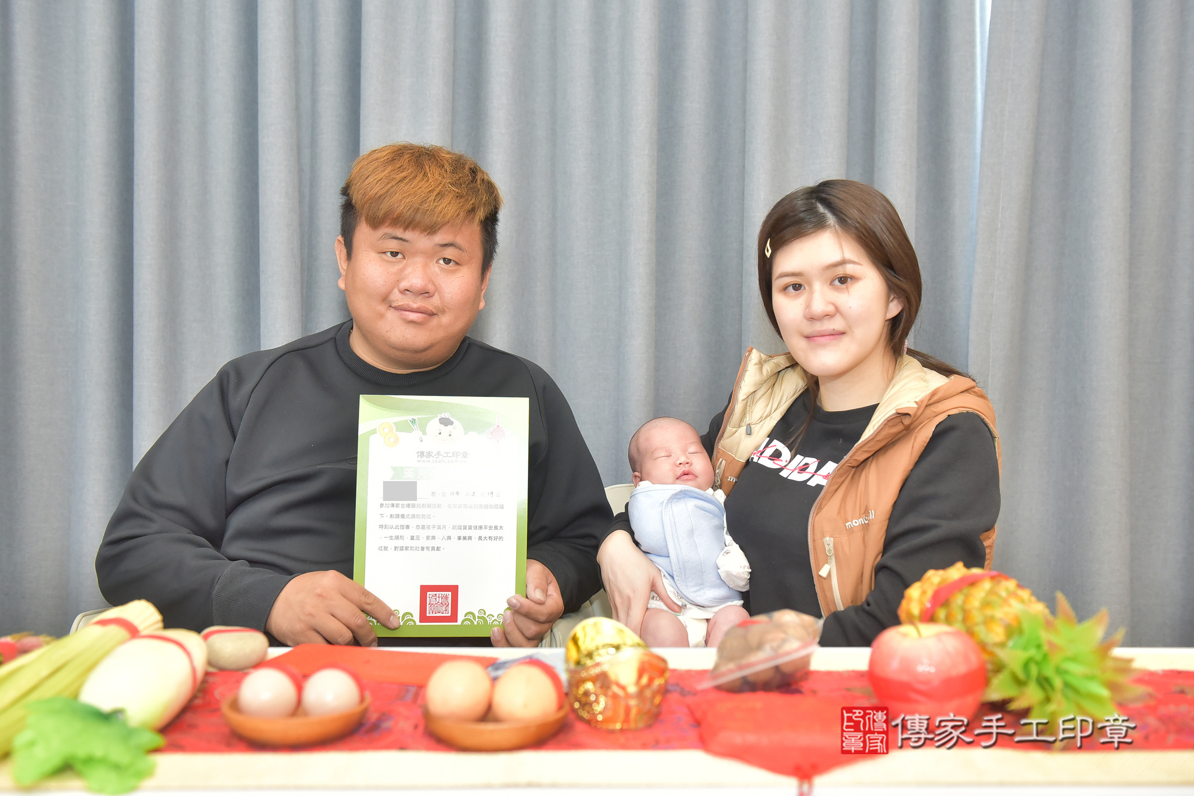 孟孟寶寶(台中市南區到府嬰兒孟孟寶寶滿月剃頭理髮、到府嬰兒剃胎毛儀式吉祥話)。到府剃頭剃胎毛主持、專業拍照、證書。★購買「臍帶章、肚臍章、胎毛筆刷印章」贈送：剃頭、收涎、抓周，三選一。2025.3.19，照片12