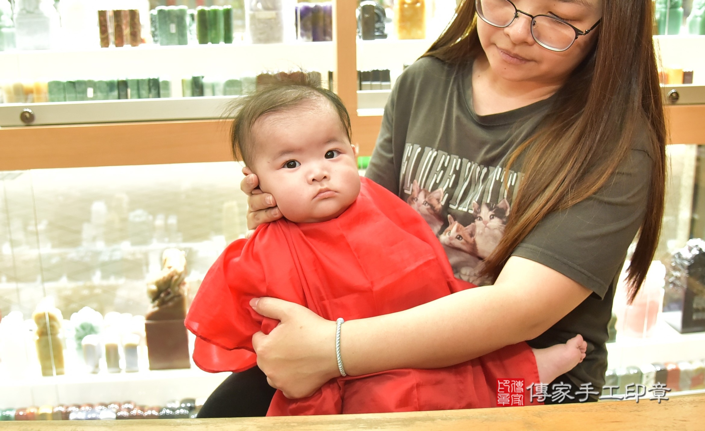 昊昊寶寶(新北市永和區嬰兒寶寶滿月剃頭理髮、嬰兒剃胎毛儀式吉祥話)。中國風會場，爸媽寶貝穿「日中韓」古裝禮服。專業拍照、證書。★購買「臍帶章、肚臍章、胎毛筆刷印章」贈送：剃頭、收涎、抓周，三選一。2025.4.8，照片17