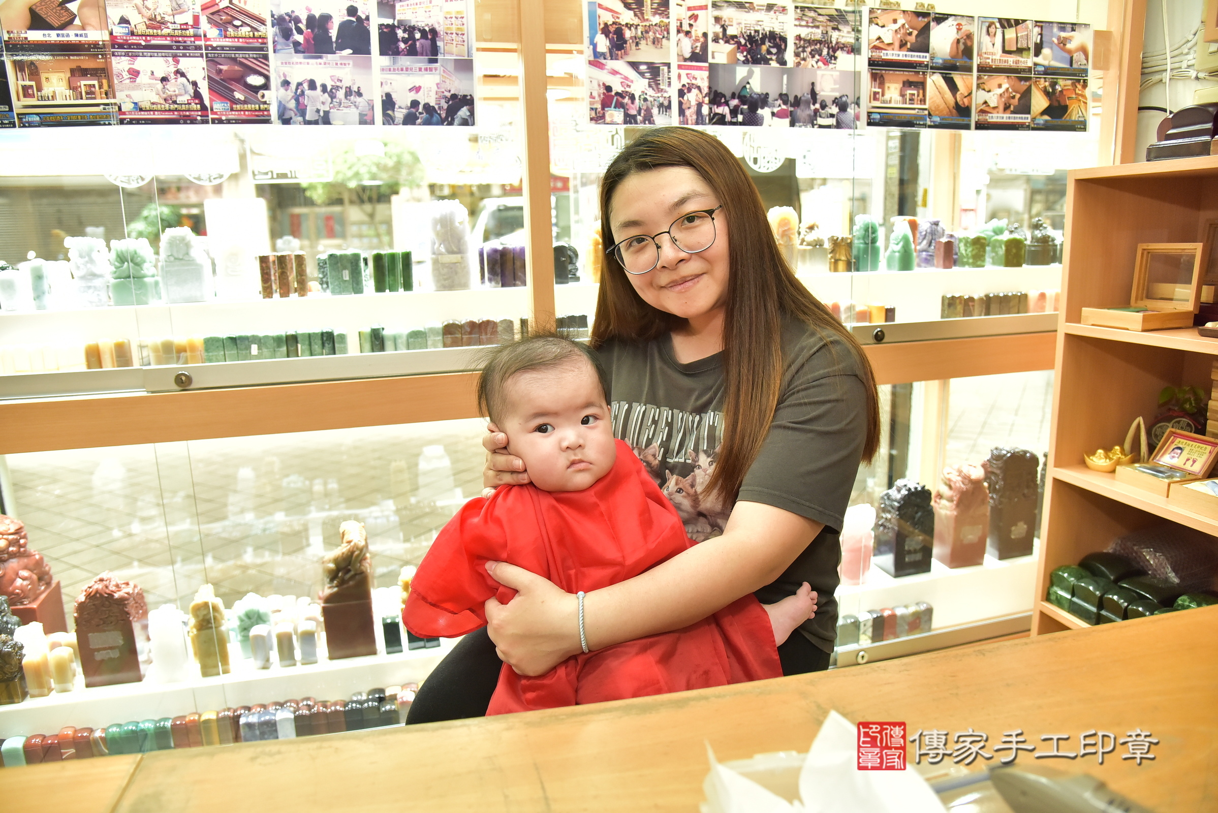 昊昊寶寶(新北市永和區嬰兒寶寶滿月剃頭理髮、嬰兒剃胎毛儀式吉祥話)。中國風會場，爸媽寶貝穿「日中韓」古裝禮服。專業拍照、證書。★購買「臍帶章、肚臍章、胎毛筆刷印章」贈送：剃頭、收涎、抓周，三選一。2025.4.8，照片16