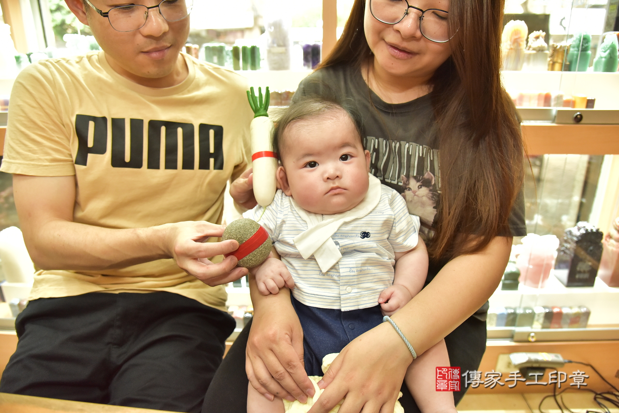 昊昊寶寶(新北市永和區嬰兒寶寶滿月剃頭理髮、嬰兒剃胎毛儀式吉祥話)。中國風會場，爸媽寶貝穿「日中韓」古裝禮服。專業拍照、證書。★購買「臍帶章、肚臍章、胎毛筆刷印章」贈送：剃頭、收涎、抓周，三選一。2025.4.8，照片9