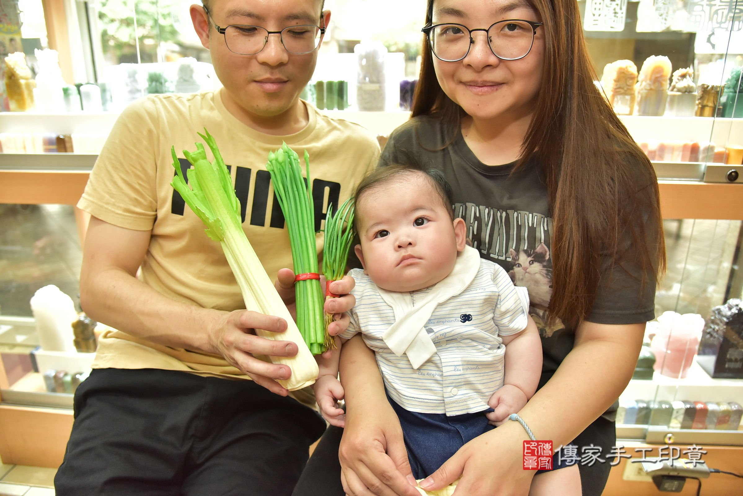 昊昊寶寶(新北市永和區嬰兒寶寶滿月剃頭理髮、嬰兒剃胎毛儀式吉祥話)。中國風會場，爸媽寶貝穿「日中韓」古裝禮服。專業拍照、證書。★購買「臍帶章、肚臍章、胎毛筆刷印章」贈送：剃頭、收涎、抓周，三選一。2025.4.8，照片13
