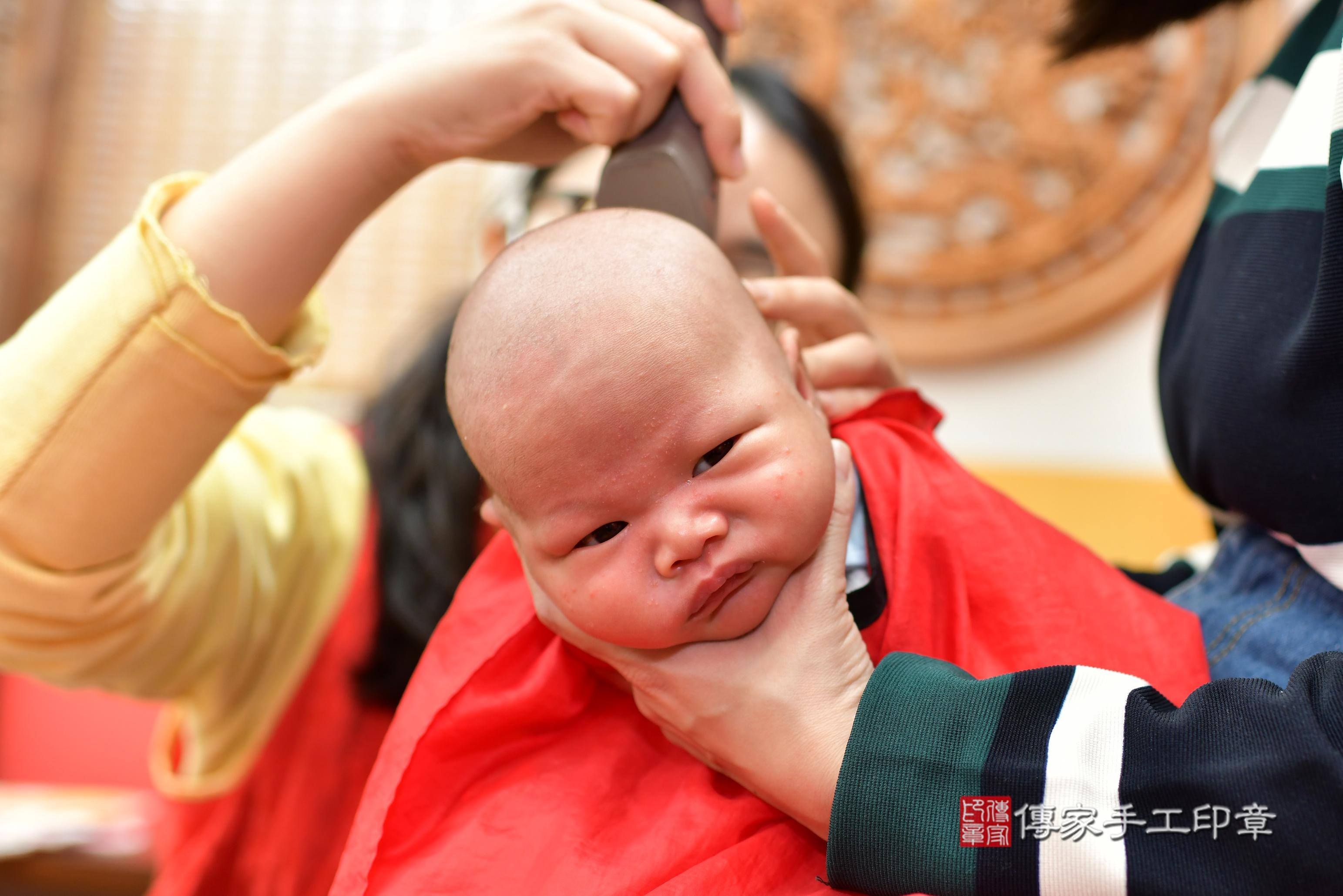 傳家手工印章桃園店、抓周、度脺、中國風會場、傳家嬰兒古禮、吉祥話、抓周道具物品24種、拍照。抓周證書。寶寶抓周、滿周歲、生日快樂、祝福