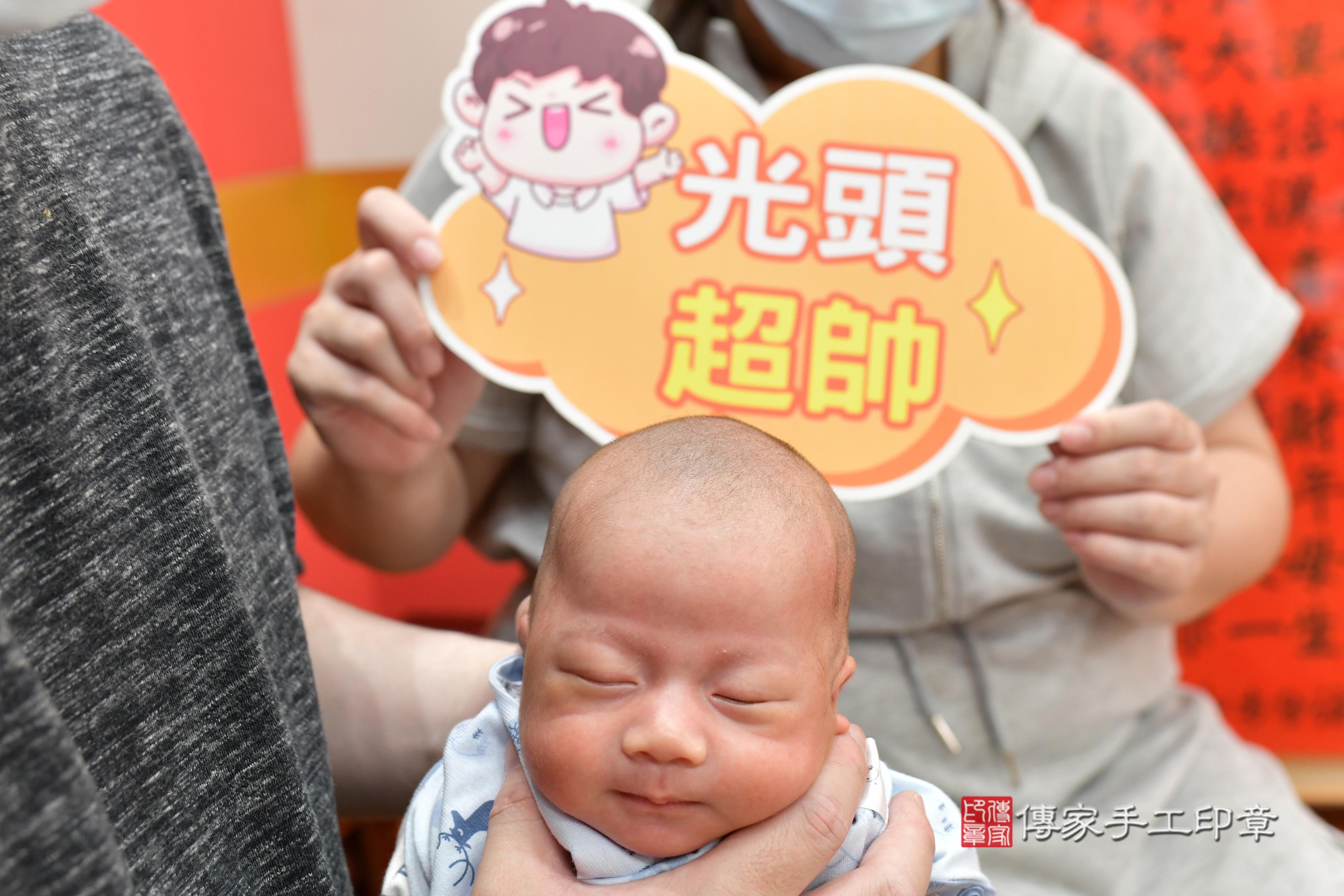 傳家手工印章桃園店、抓周、度脺、中國風會場、傳家嬰兒古禮、吉祥話、抓周道具物品24種、拍照。抓周證書。寶寶抓周、滿周歲、生日快樂、祝福