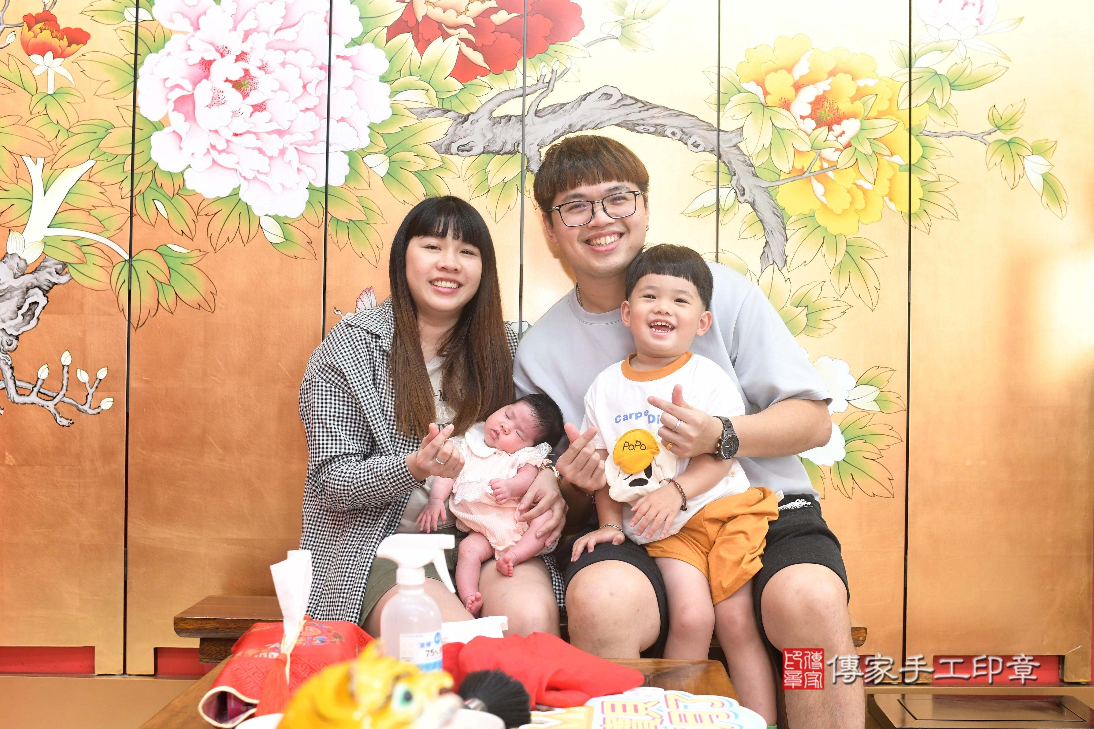 傳家手工印章高雄店、抓周、度脺、中國風會場、傳家嬰兒古禮、吉祥話、抓周道具物品24種、拍照。抓周證書。寶寶抓周、滿周歲、生日快樂、祝福