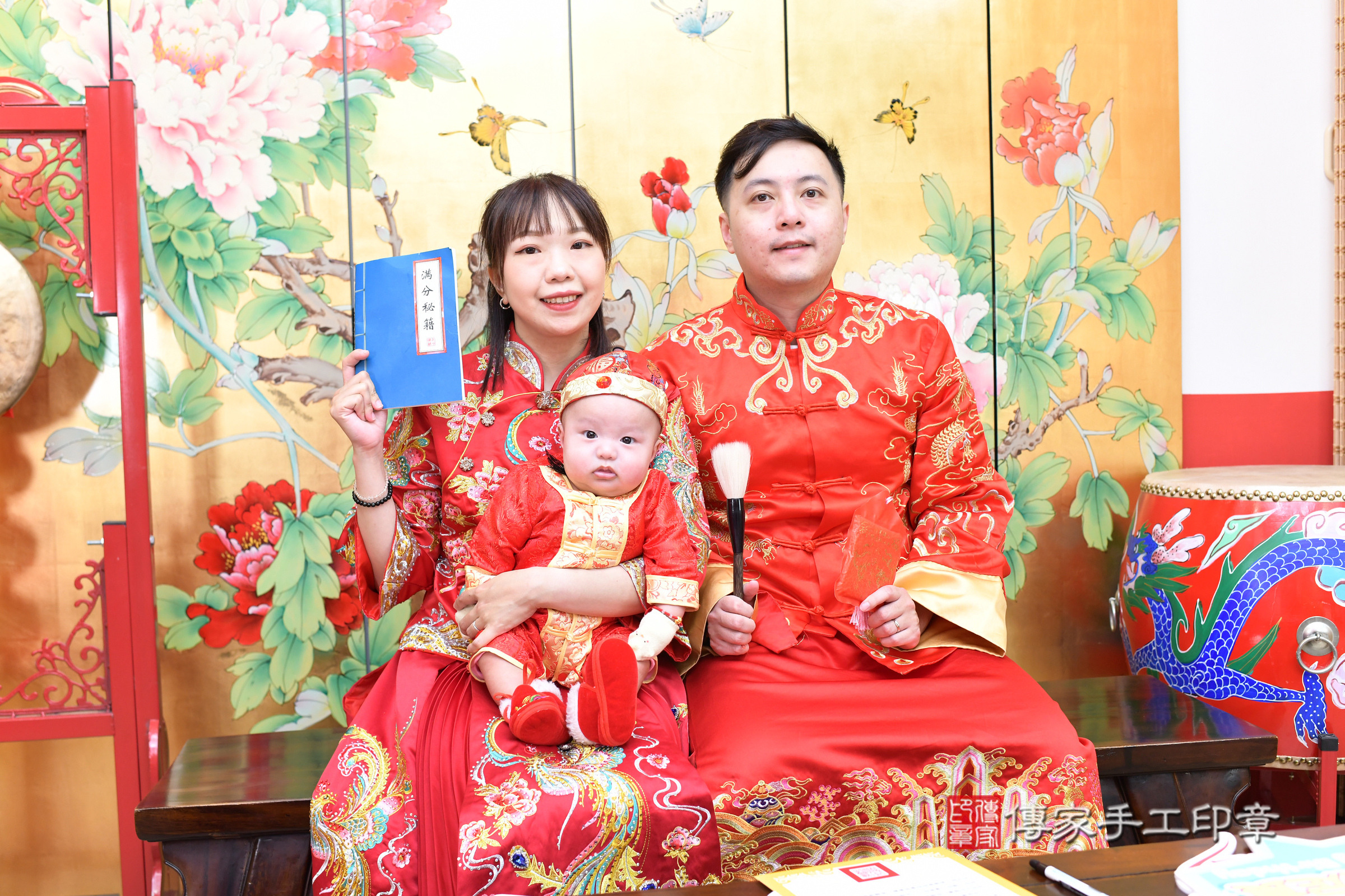 台北市大同區小駿寶寶收涎推薦：傳家台北店收涎中國風會場，嬰兒古禮收涎收口水流程儀式、收涎吉祥話、收涎餅乾、收涎拍照。收涎證書。2025.4.6，照片11