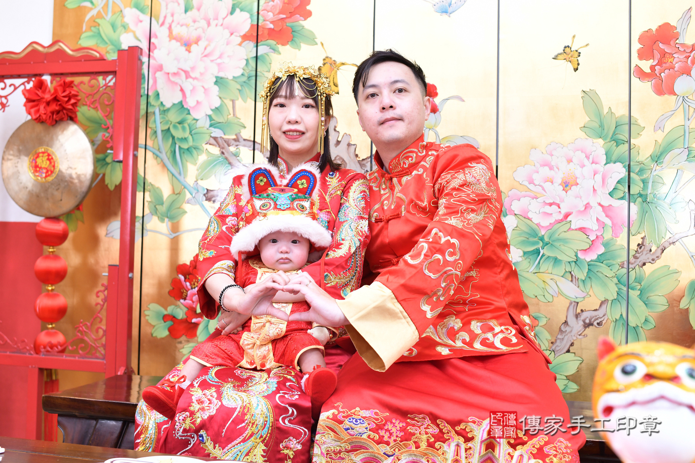 台北市大同區小駿寶寶收涎推薦：傳家台北店收涎中國風會場，嬰兒古禮收涎收口水流程儀式、收涎吉祥話、收涎餅乾、收涎拍照。收涎證書。2025.4.6，照片8