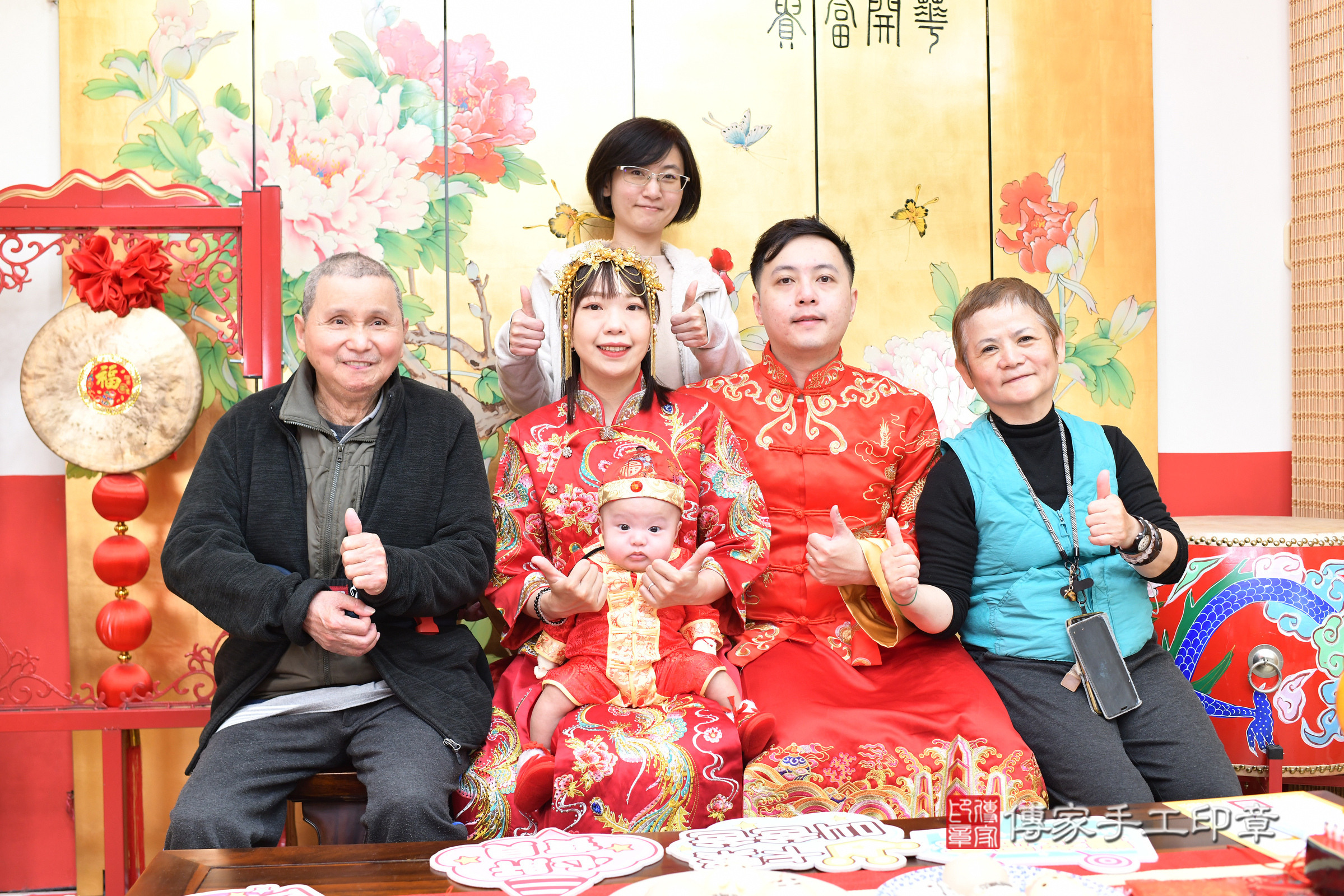台北市大同區小駿寶寶收涎推薦：傳家台北店收涎中國風會場，嬰兒古禮收涎收口水流程儀式、收涎吉祥話、收涎餅乾、收涎拍照。收涎證書。2025.4.6，照片12
