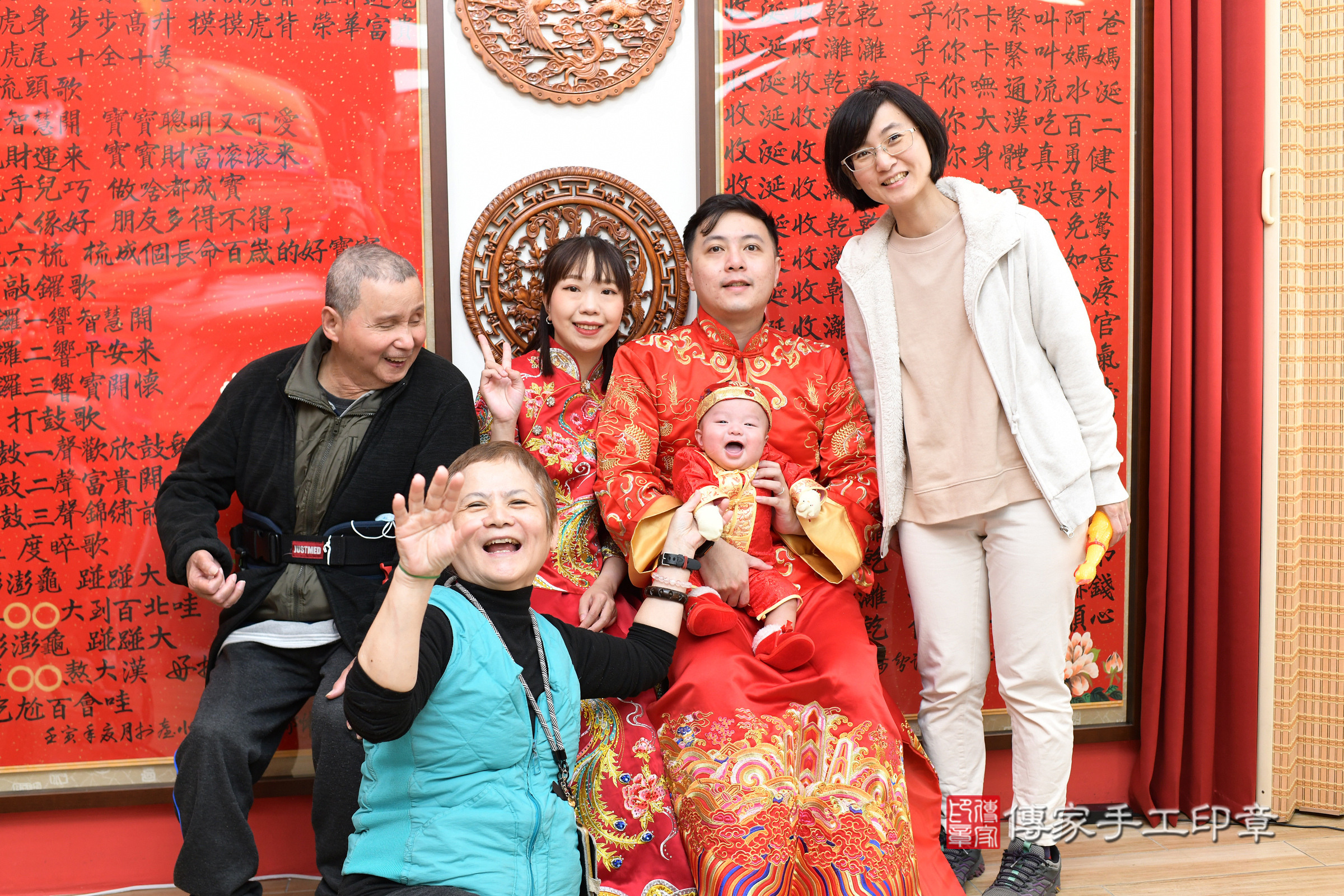 台北市大同區小駿寶寶收涎推薦：傳家台北店收涎中國風會場，嬰兒古禮收涎收口水流程儀式、收涎吉祥話、收涎餅乾、收涎拍照。收涎證書。2025.4.6，照片21