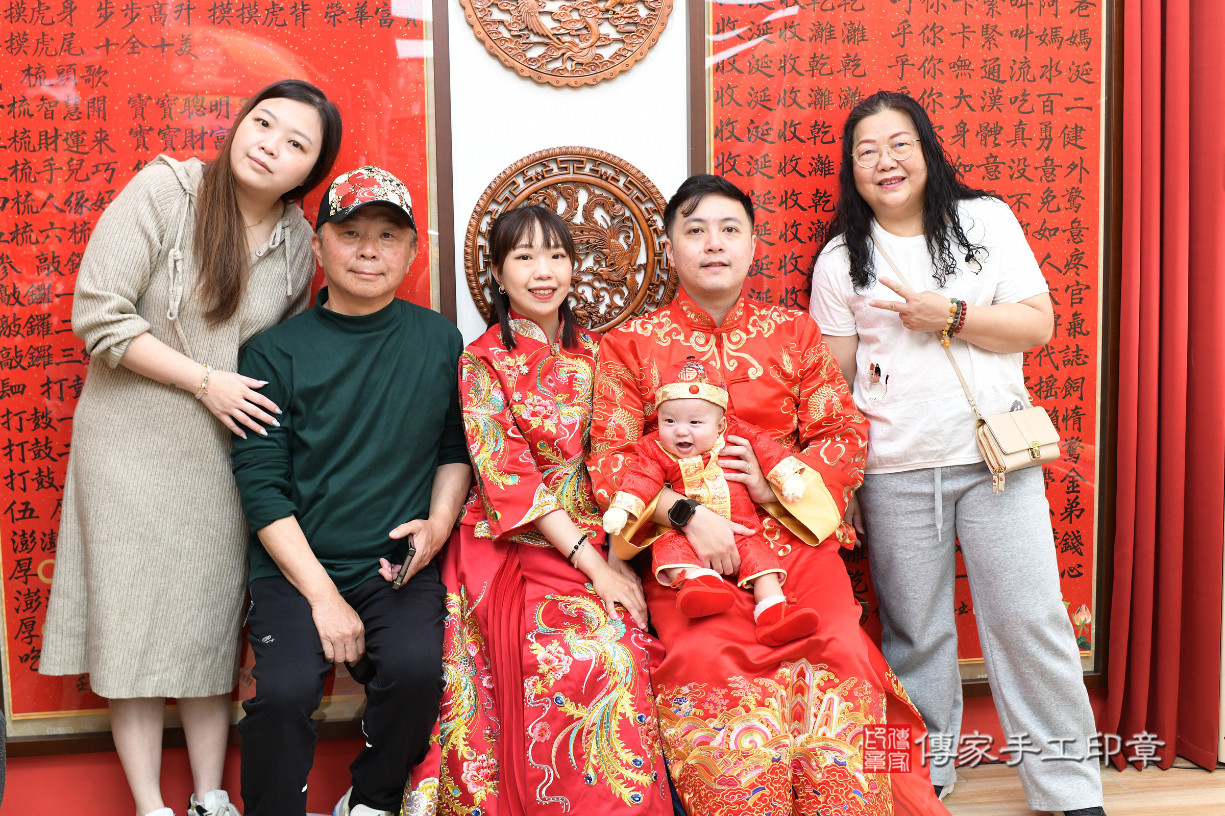 台北市大同區小駿寶寶收涎推薦：傳家台北店收涎中國風會場，嬰兒古禮收涎收口水流程儀式、收涎吉祥話、收涎餅乾、收涎拍照。收涎證書。2025.4.6，照片22