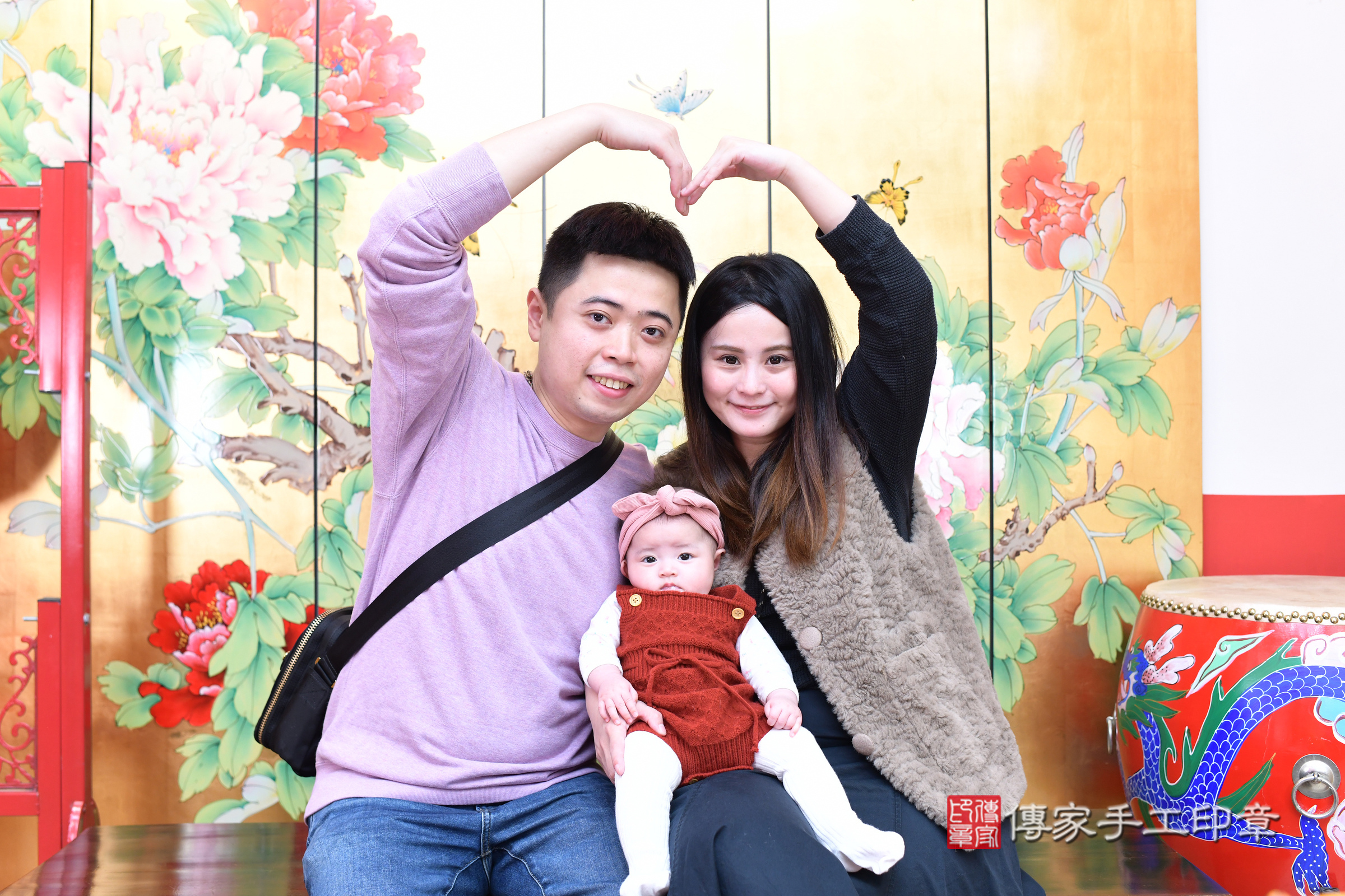 台北市大同區妡妡寶寶收涎推薦：傳家台北店收涎中國風會場，嬰兒古禮收涎收口水流程儀式、收涎吉祥話、收涎餅乾、收涎拍照。收涎證書。2025.4.7，照片2