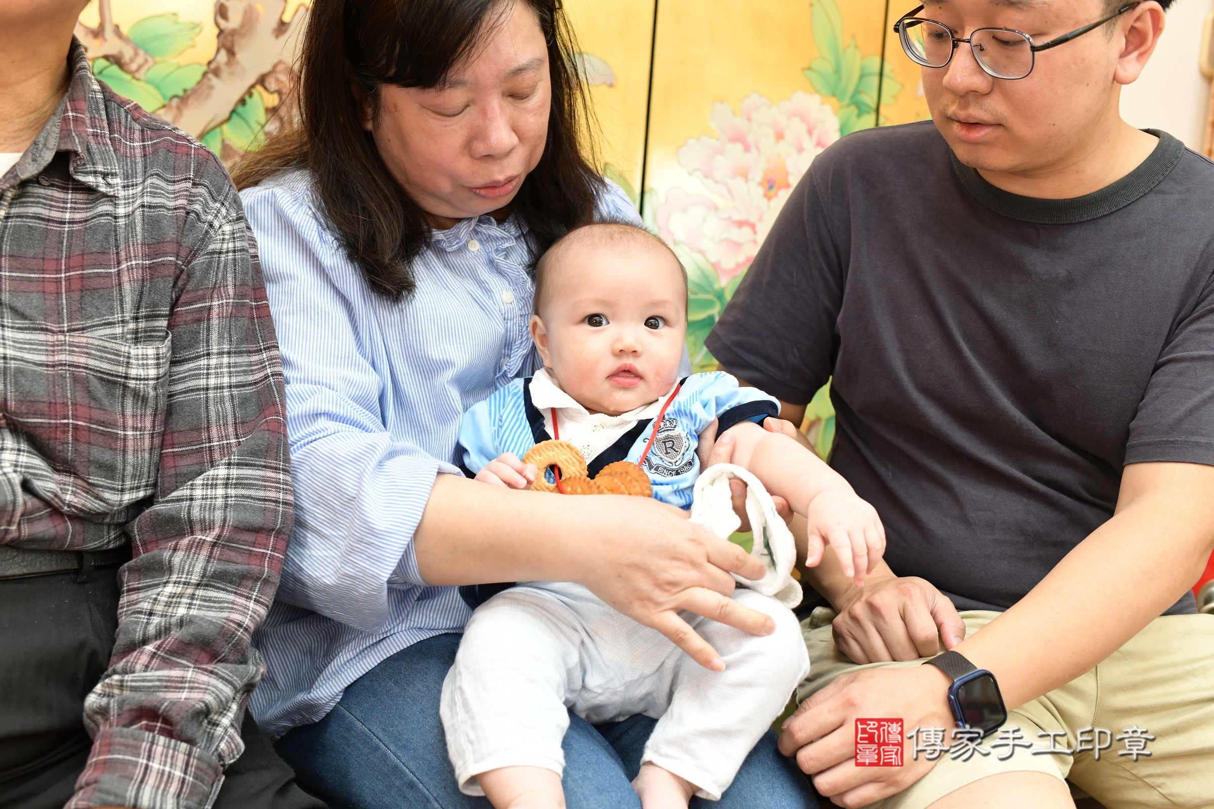 台北市大同區小承寶寶收涎推薦：傳家台北店收涎中國風會場，嬰兒古禮收涎收口水流程儀式、收涎吉祥話、收涎餅乾、收涎拍照。收涎證書。2025.4.18，照片13