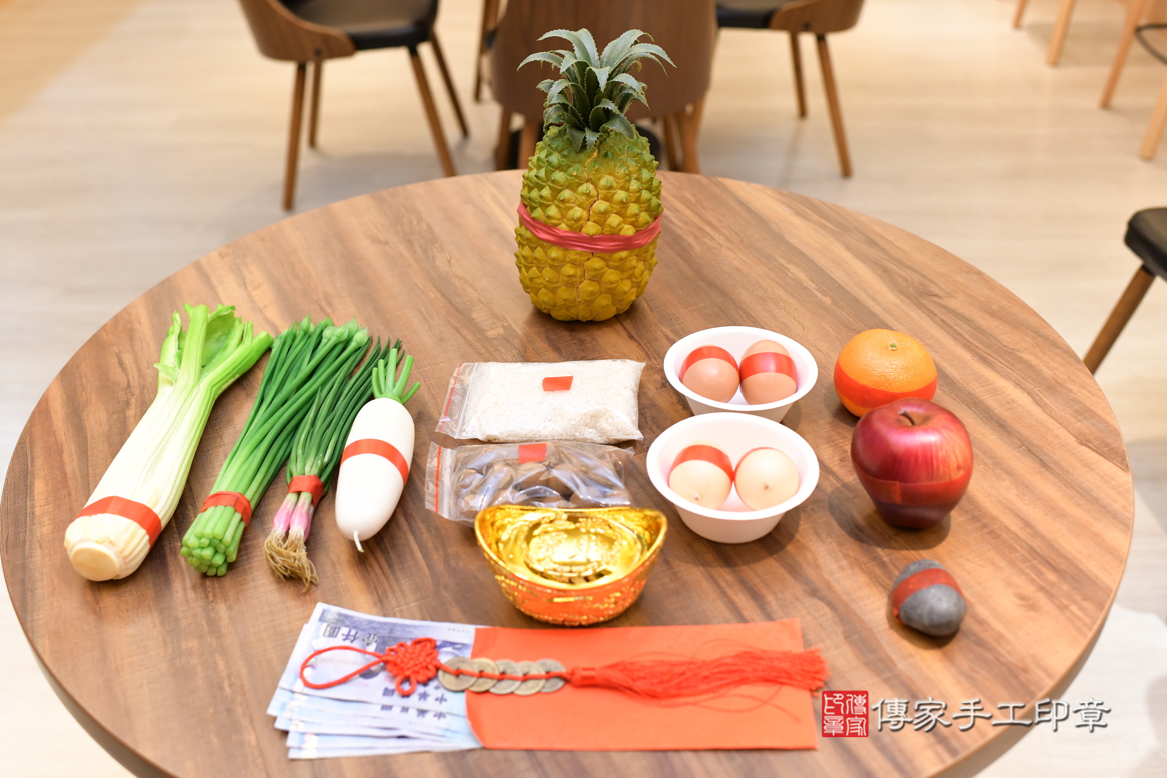 翔翔寶寶(新北市淡水區到府嬰兒翔翔寶寶滿月剃頭理髮、到府嬰兒剃胎毛儀式吉祥話)。到府剃頭剃胎毛主持、專業拍照、證書。★購買「臍帶章、肚臍章、胎毛筆刷印章」贈送：剃頭、收涎、抓周，三選一。2025.4.19，照片6