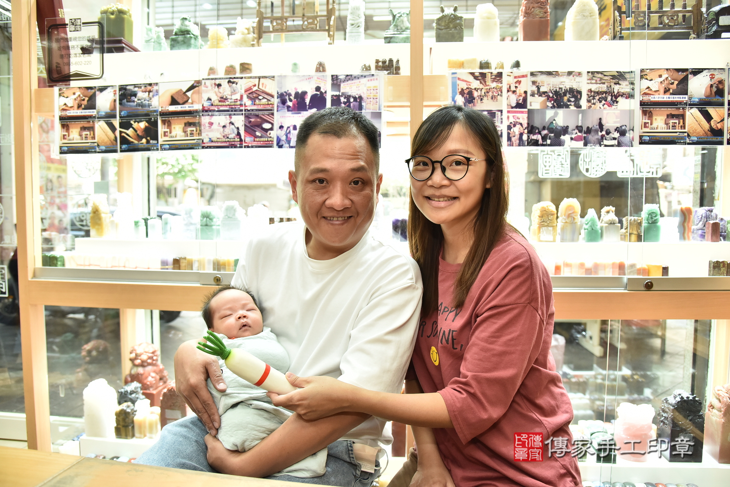 恩恩寶寶(新北市永和區嬰兒寶寶滿月剃頭理髮、嬰兒剃胎毛儀式吉祥話)。中國風會場，爸媽寶貝穿「日中韓」古裝禮服。專業拍照、證書。★購買「臍帶章、肚臍章、胎毛筆刷印章」贈送：剃頭、收涎、抓周，三選一。2025.4.15，照片7