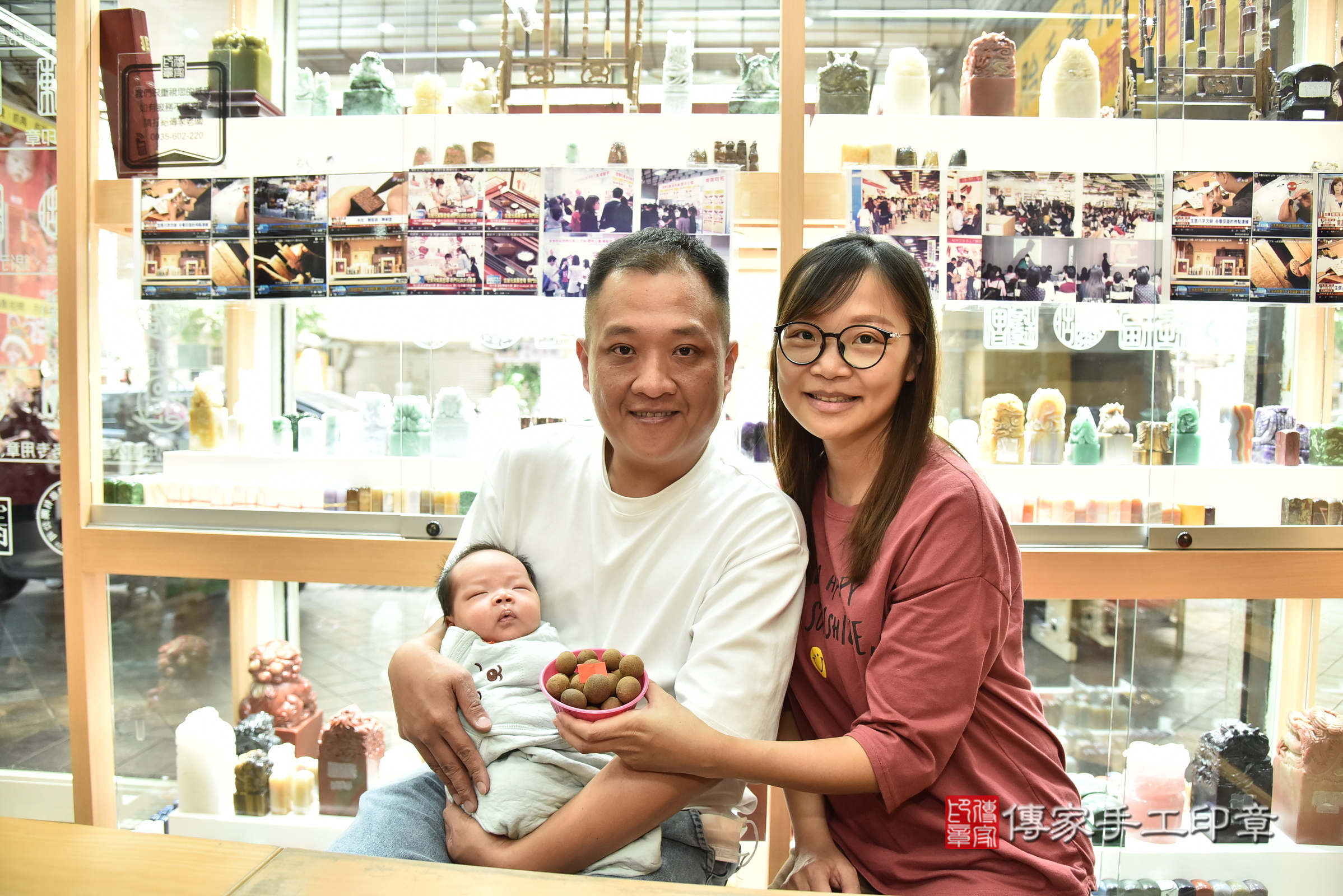 恩恩寶寶(新北市永和區嬰兒寶寶滿月剃頭理髮、嬰兒剃胎毛儀式吉祥話)。中國風會場，爸媽寶貝穿「日中韓」古裝禮服。專業拍照、證書。★購買「臍帶章、肚臍章、胎毛筆刷印章」贈送：剃頭、收涎、抓周，三選一。2025.4.15，照片4